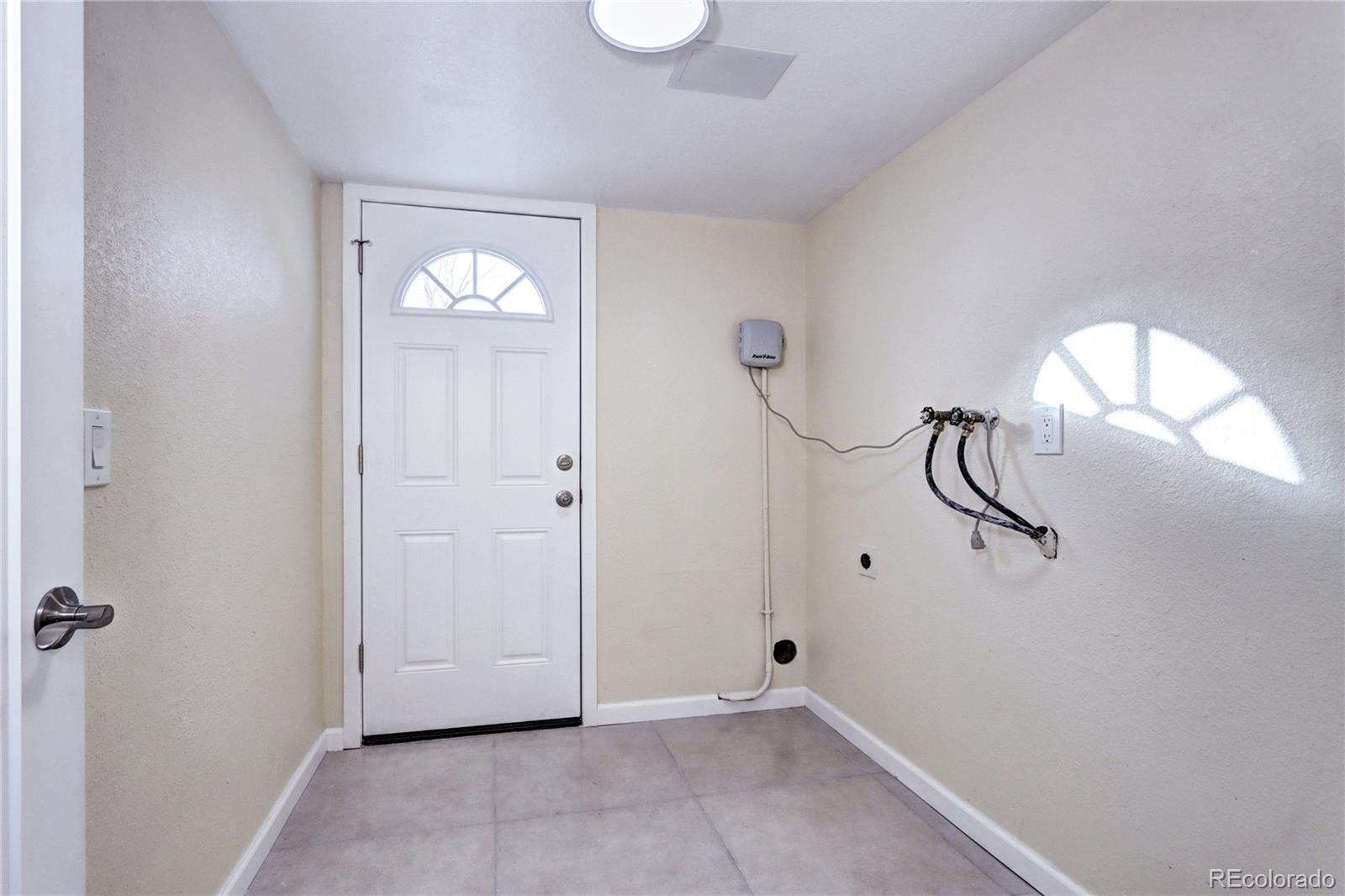 10100 Grand Avenue, Littleton, CO 80127, 4 Bedrooms Bedrooms, ,3 BathroomsBathrooms,Residential,For Sale,Grand,REC9013897