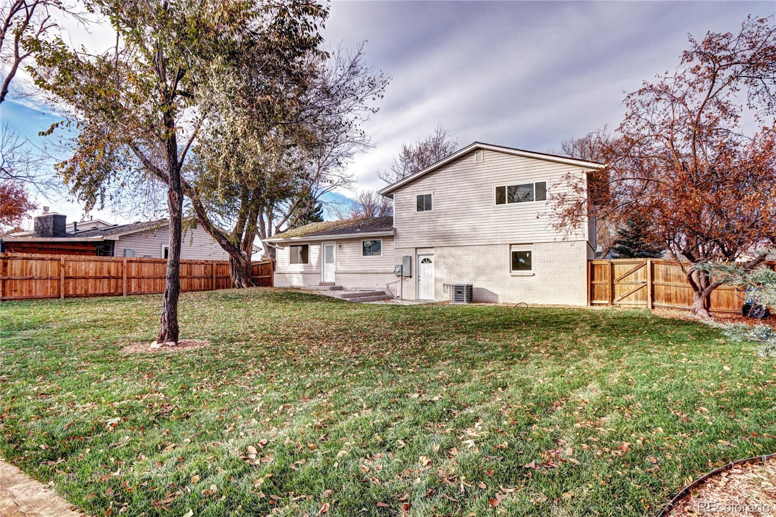 10100 Grand Avenue, Littleton, CO 80127, 4 Bedrooms Bedrooms, ,3 BathroomsBathrooms,Residential,For Sale,Grand,REC9013897