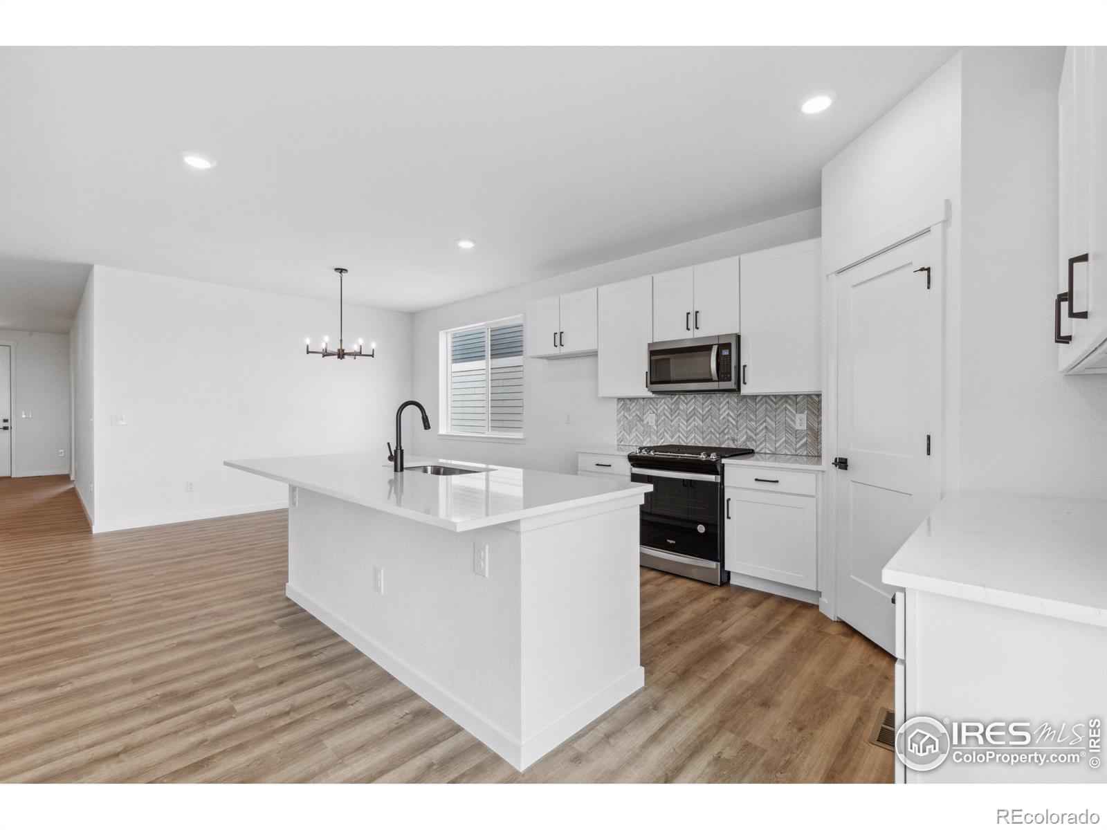 797 Muturu Road, Johnstown, CO 80534, 3 Bedrooms Bedrooms, ,2 BathroomsBathrooms,Residential,For Sale,Muturu,RECIR1023394