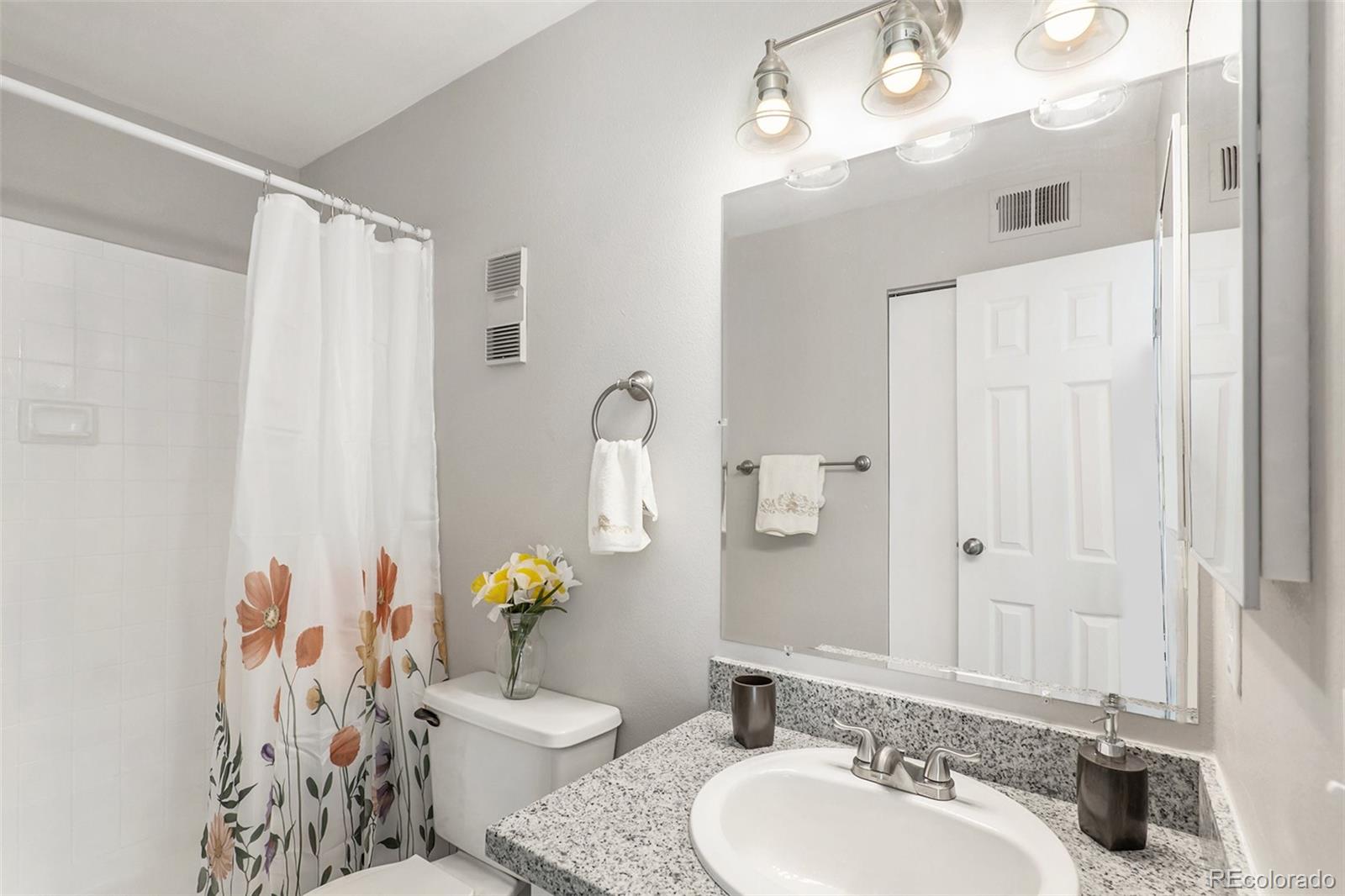 14413 Jewell Avenue #204, Aurora, CO 80012, 2 Bedrooms Bedrooms, ,2 BathroomsBathrooms,Residential,For Sale,Jewell,REC6551595