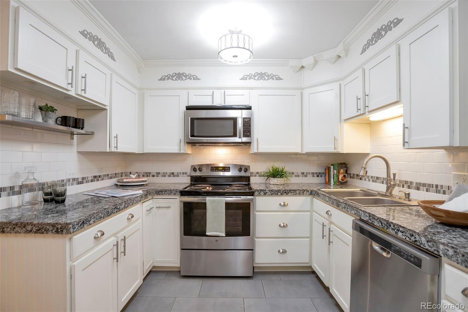 9625 Center Avenue #11A, Denver, CO 80247, 2 Bedrooms Bedrooms, ,2 BathroomsBathrooms,Rental,For Rent,Windsor Gardens,Center,REC7034183