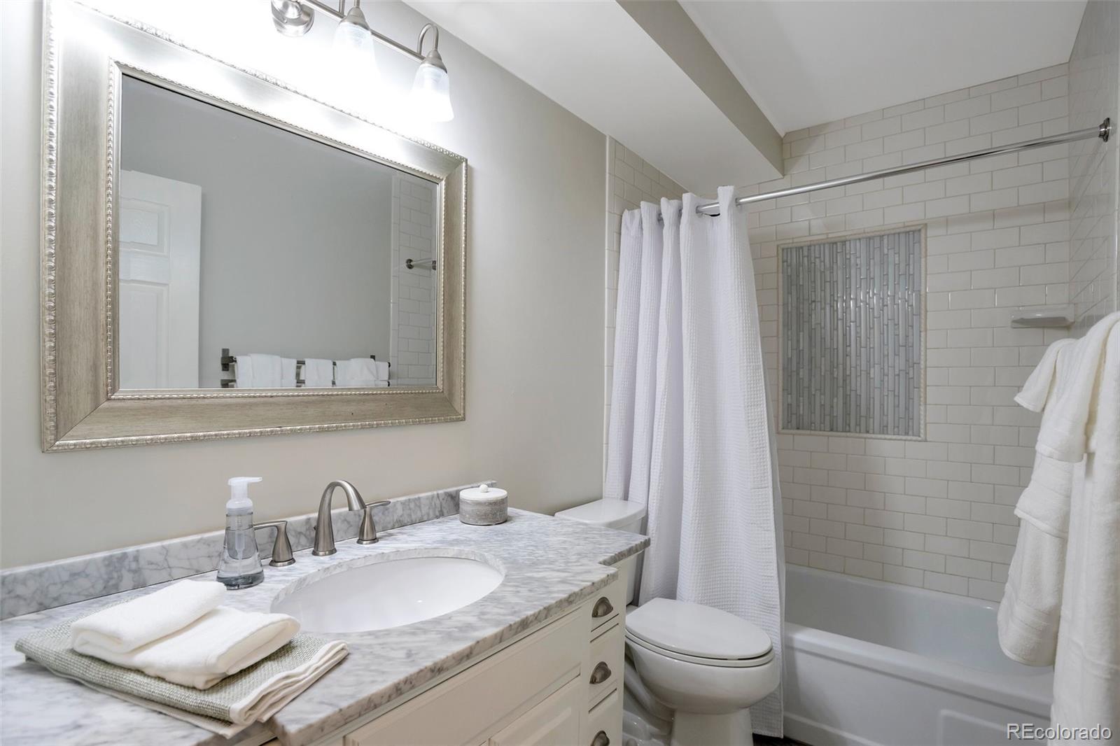9625 Center Avenue #11A, Denver, CO 80247, 2 Bedrooms Bedrooms, ,2 BathroomsBathrooms,Rental,For Rent,Windsor Gardens,Center,REC7034183