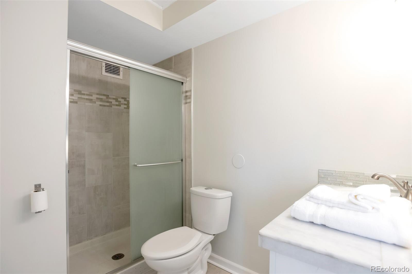 9625 Center Avenue #11A, Denver, CO 80247, 2 Bedrooms Bedrooms, ,2 BathroomsBathrooms,Rental,For Rent,Windsor Gardens,Center,REC7034183