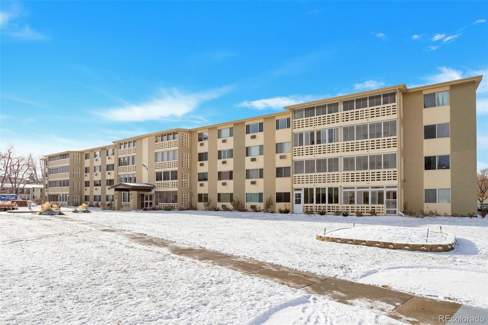 9625 Center Avenue #11A, Denver, CO 80247, 2 Bedrooms Bedrooms, ,2 BathroomsBathrooms,Rental,For Rent,Windsor Gardens,Center,REC7034183