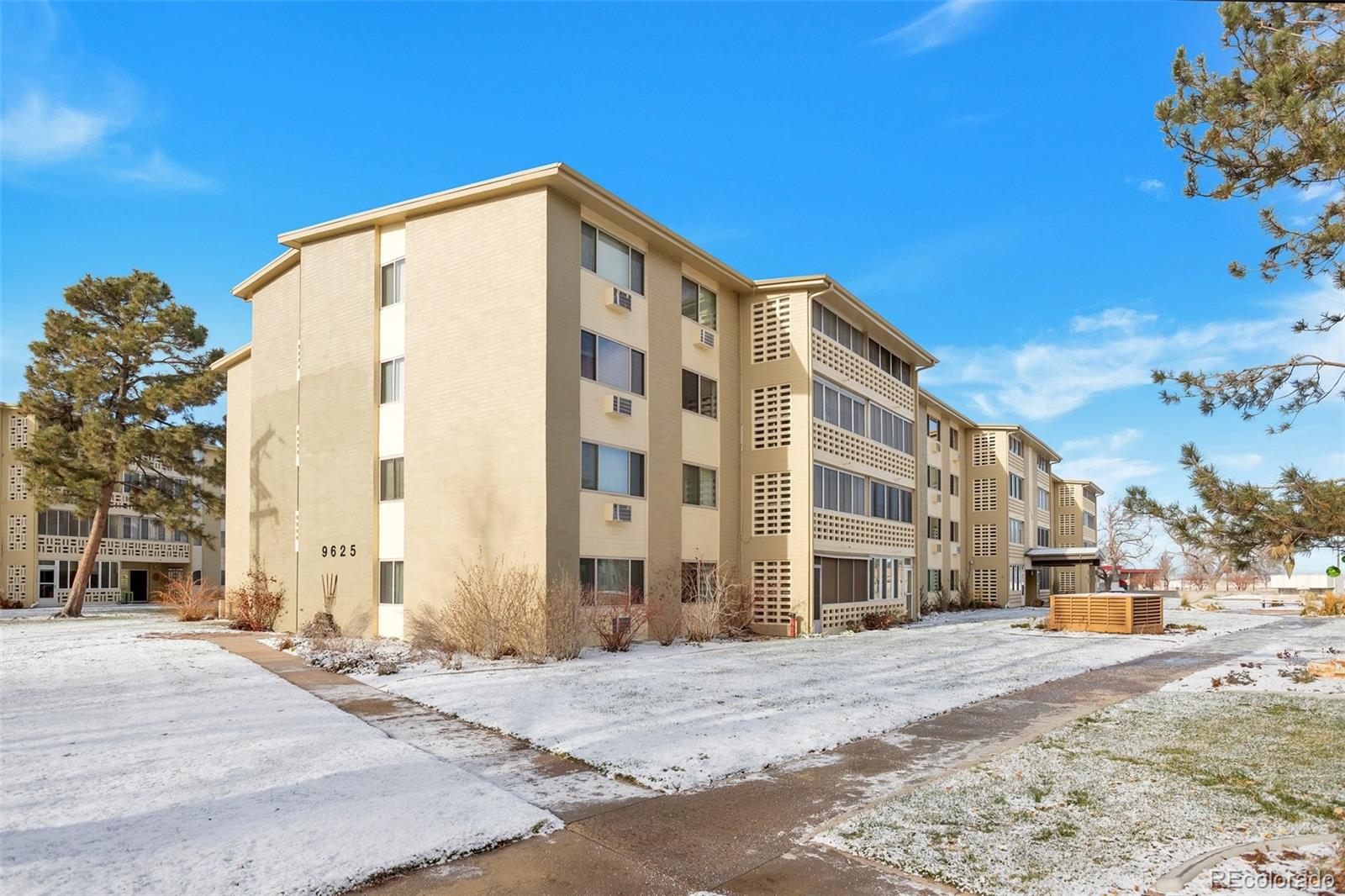 9625 Center Avenue #11A, Denver, CO 80247, 2 Bedrooms Bedrooms, ,2 BathroomsBathrooms,Rental,For Rent,Windsor Gardens,Center,REC7034183