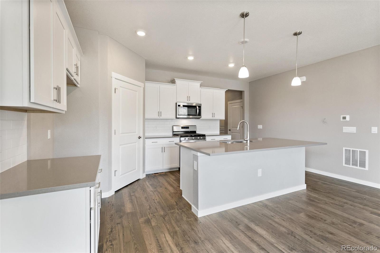 4212 Sandstone Drive, Mead, CO 80504, 4 Bedrooms Bedrooms, ,2 BathroomsBathrooms,Residential,For Sale,Sandstone,REC3110192