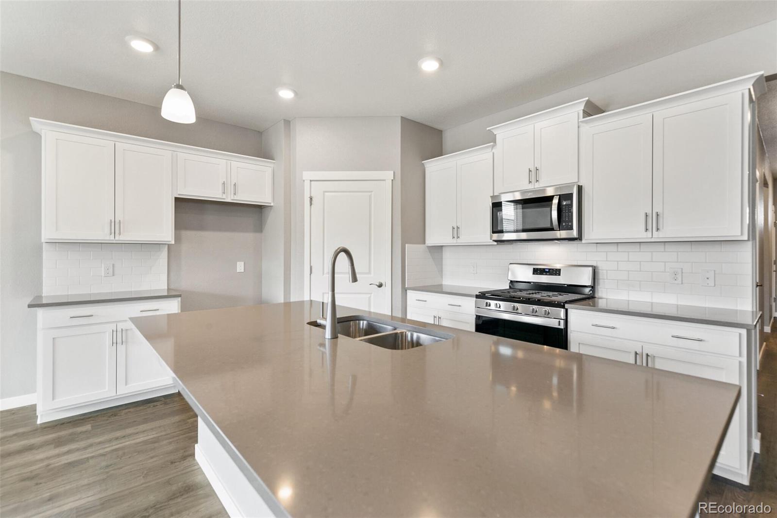 4212 Sandstone Drive, Mead, CO 80504, 4 Bedrooms Bedrooms, ,2 BathroomsBathrooms,Residential,For Sale,Sandstone,REC3110192