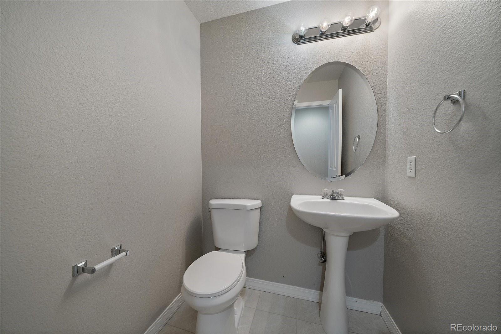 2445 Cutters Circle #101, Castle Rock, CO 80108, 2 Bedrooms Bedrooms, ,3 BathroomsBathrooms,Residential,For Sale,Cutters,REC1911243