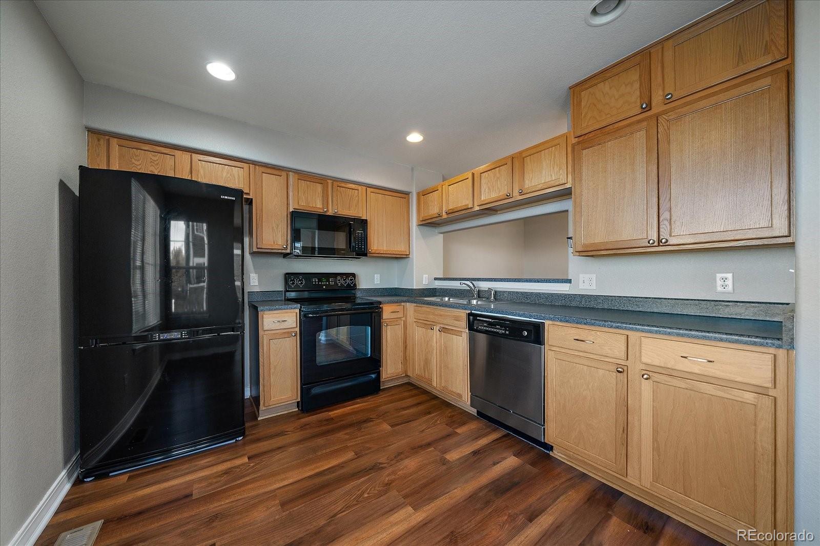 2445 Cutters Circle #101, Castle Rock, CO 80108, 2 Bedrooms Bedrooms, ,3 BathroomsBathrooms,Residential,For Sale,Cutters,REC1911243
