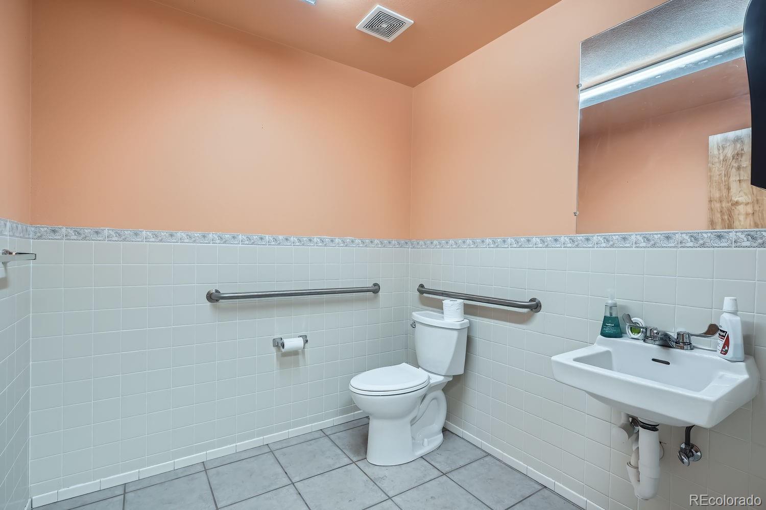 11919 I 70 Frontage Road #118, Wheat Ridge, CO 80033, ,Commercial,For Sale,I 70 Frontage,REC6522504