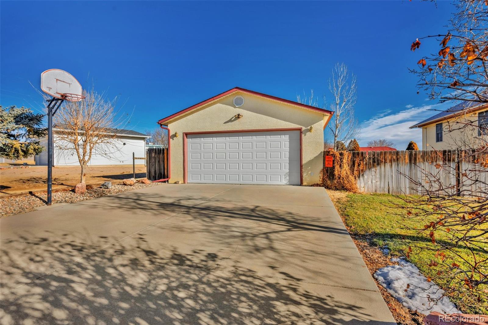 1 Silversmith Court, Pueblo, CO 81008, 6 Bedrooms Bedrooms, ,3 BathroomsBathrooms,Residential,For Sale,Silversmith,REC9846845