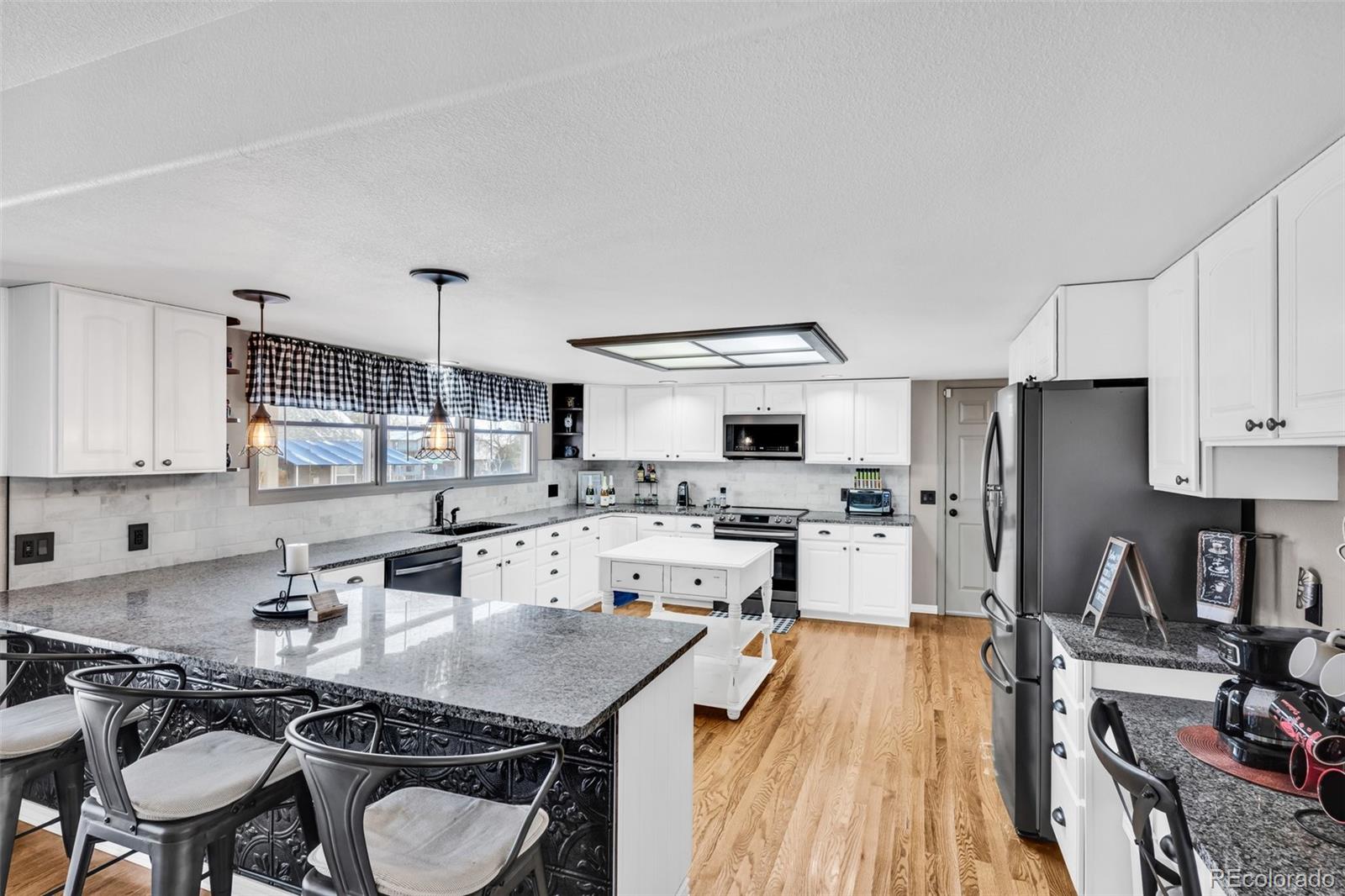 1 Silversmith Court, Pueblo, CO 81008, 6 Bedrooms Bedrooms, ,3 BathroomsBathrooms,Residential,For Sale,Silversmith,REC9846845
