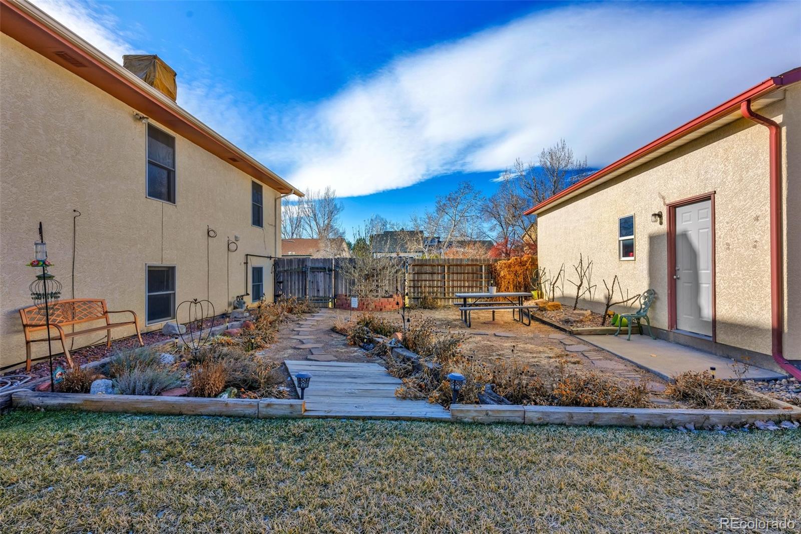 1 Silversmith Court, Pueblo, CO 81008, 6 Bedrooms Bedrooms, ,3 BathroomsBathrooms,Residential,For Sale,Silversmith,REC9846845