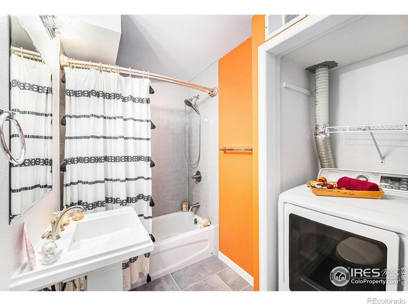 2424 Arctic Fox Drive, Fort Collins, CO 80525, 4 Bedrooms Bedrooms, ,2 BathroomsBathrooms,Residential,For Sale,Arctic Fox,RECIR1023479