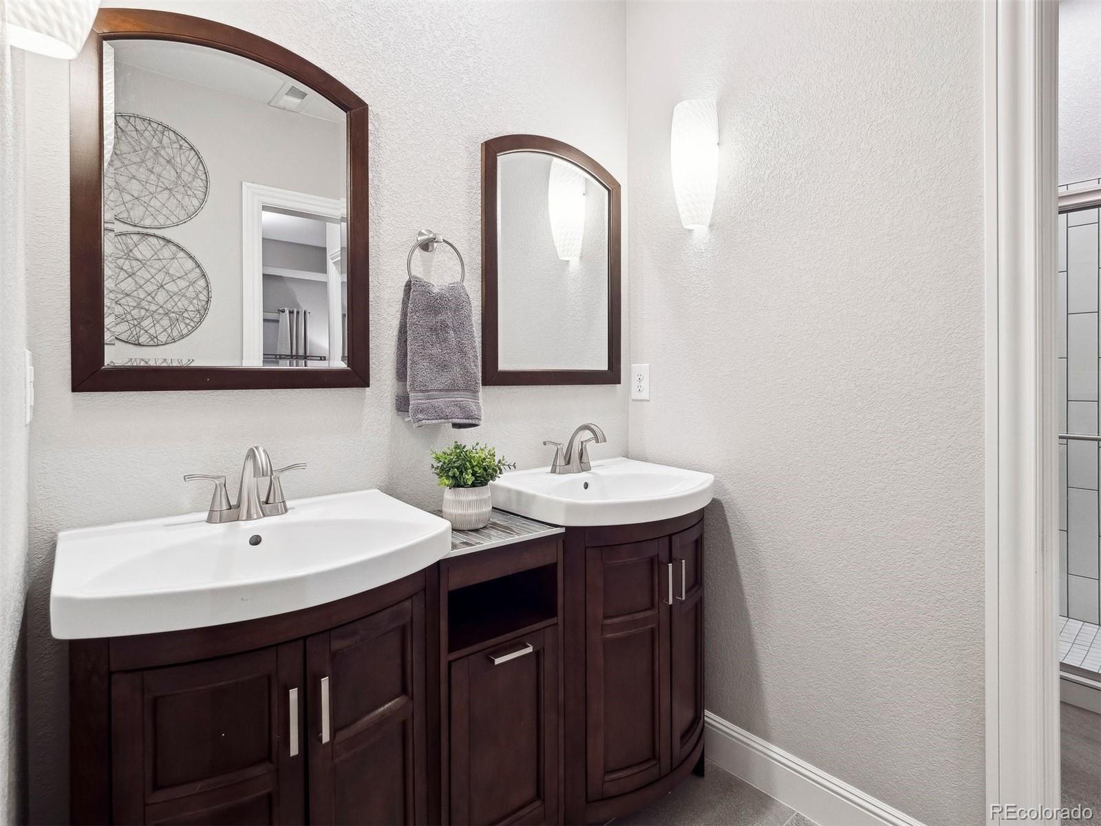 22980 Del Norte Circle, Aurora, CO 80016, 3 Bedrooms Bedrooms, ,3 BathroomsBathrooms,Residential,For Sale,Del Norte,REC7236123