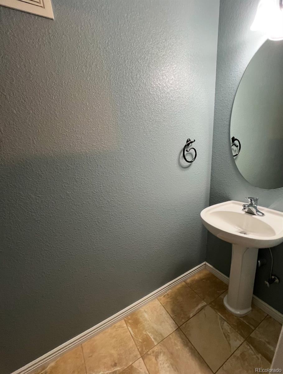 9530 Florida Avenue #1011, Denver, CO 80247, 2 Bedrooms Bedrooms, ,2 BathroomsBathrooms,Rental,For Rent,Florida,REC8770551