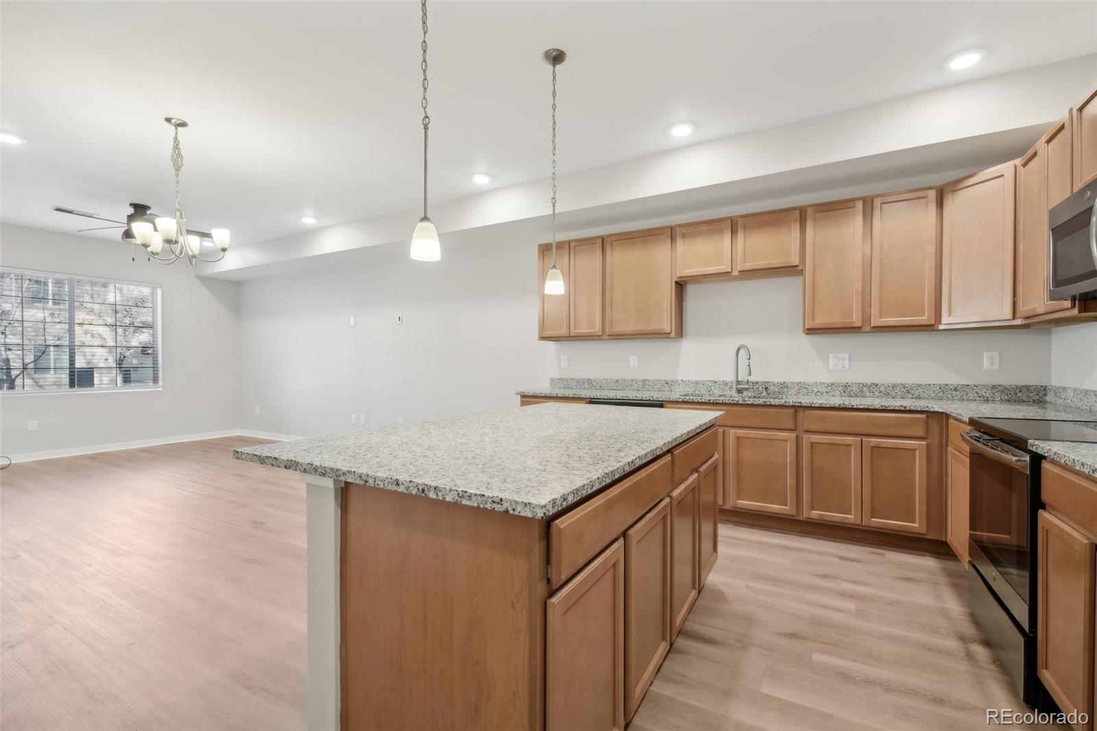 845 98th Avenue #2004, Thornton, CO 80229, 3 Bedrooms Bedrooms, ,3 BathroomsBathrooms,Residential,For Sale,98th,REC7629060