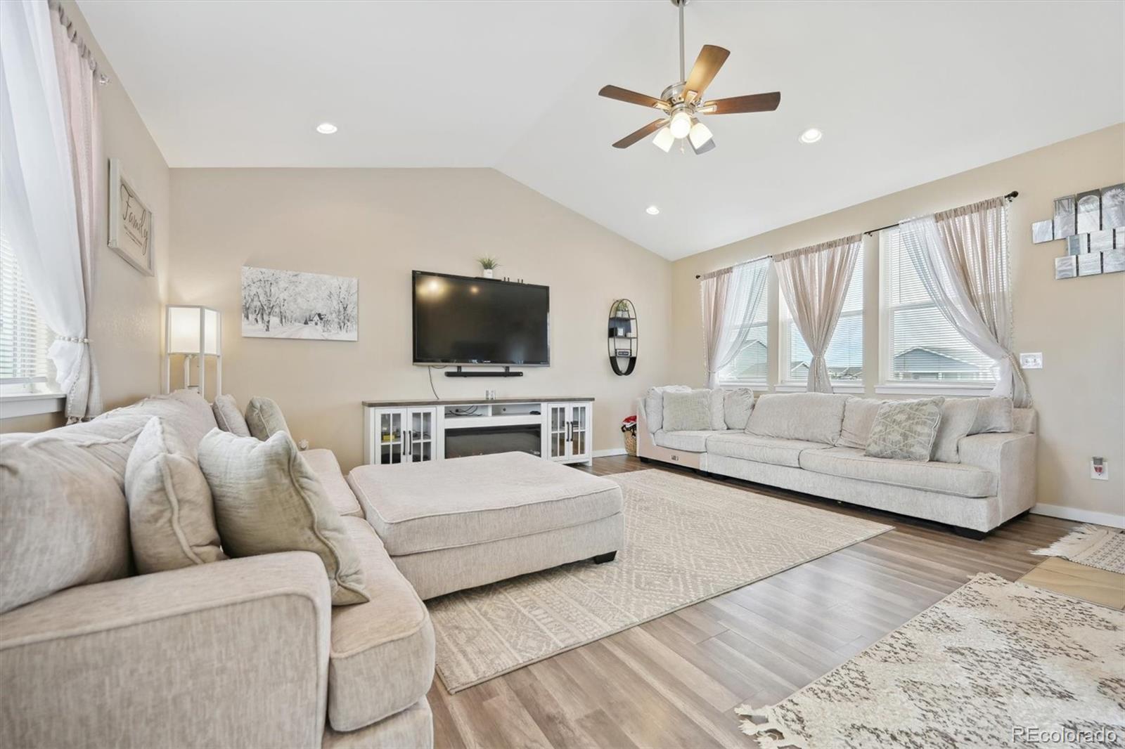 387 2nd Avenue, Deer Trail, CO 80105, 4 Bedrooms Bedrooms, ,4 BathroomsBathrooms,Residential,For Sale,2nd,REC6313268