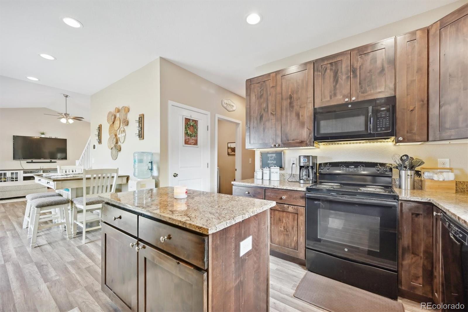 387 2nd Avenue, Deer Trail, CO 80105, 4 Bedrooms Bedrooms, ,4 BathroomsBathrooms,Residential,For Sale,2nd,REC6313268