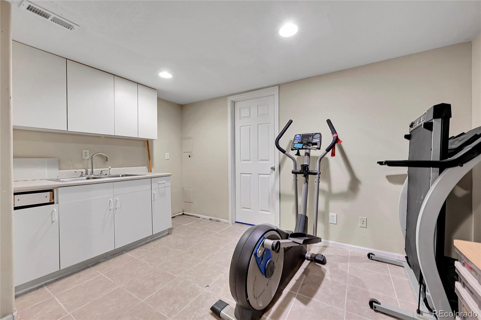 22159 Jamison Place, Aurora, CO 80016, 3 Bedrooms Bedrooms, ,3 BathroomsBathrooms,Residential,For Sale,Jamison,REC9399199