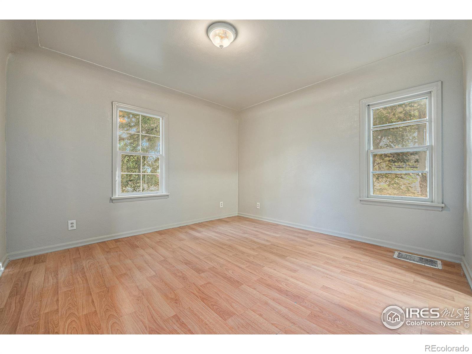 44-46 5th Avenue, Longmont, CO 80504, ,Income,For Sale,5th,RECIR1011513