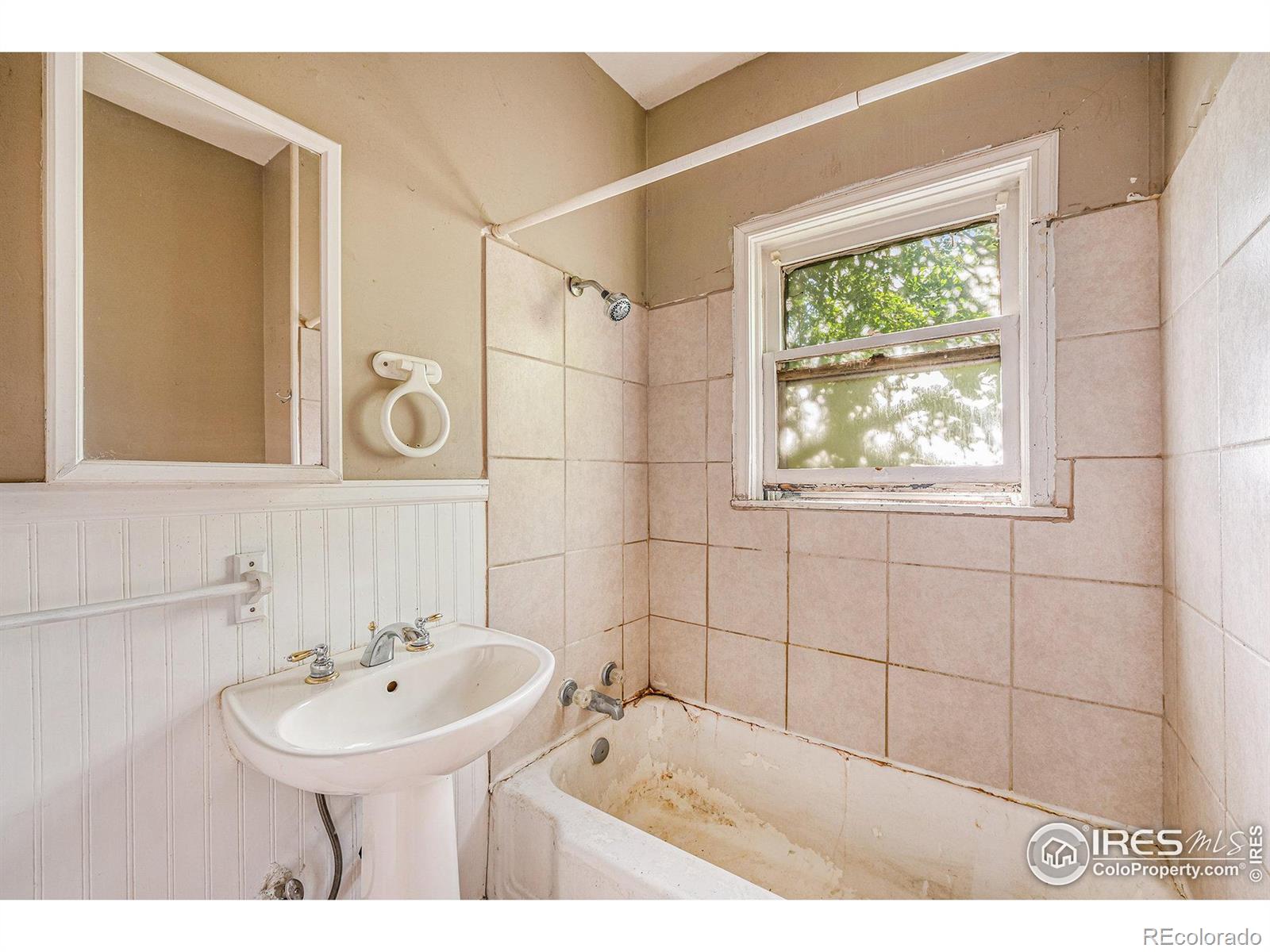 44-46 5th Avenue, Longmont, CO 80504, ,Income,For Sale,5th,RECIR1011513