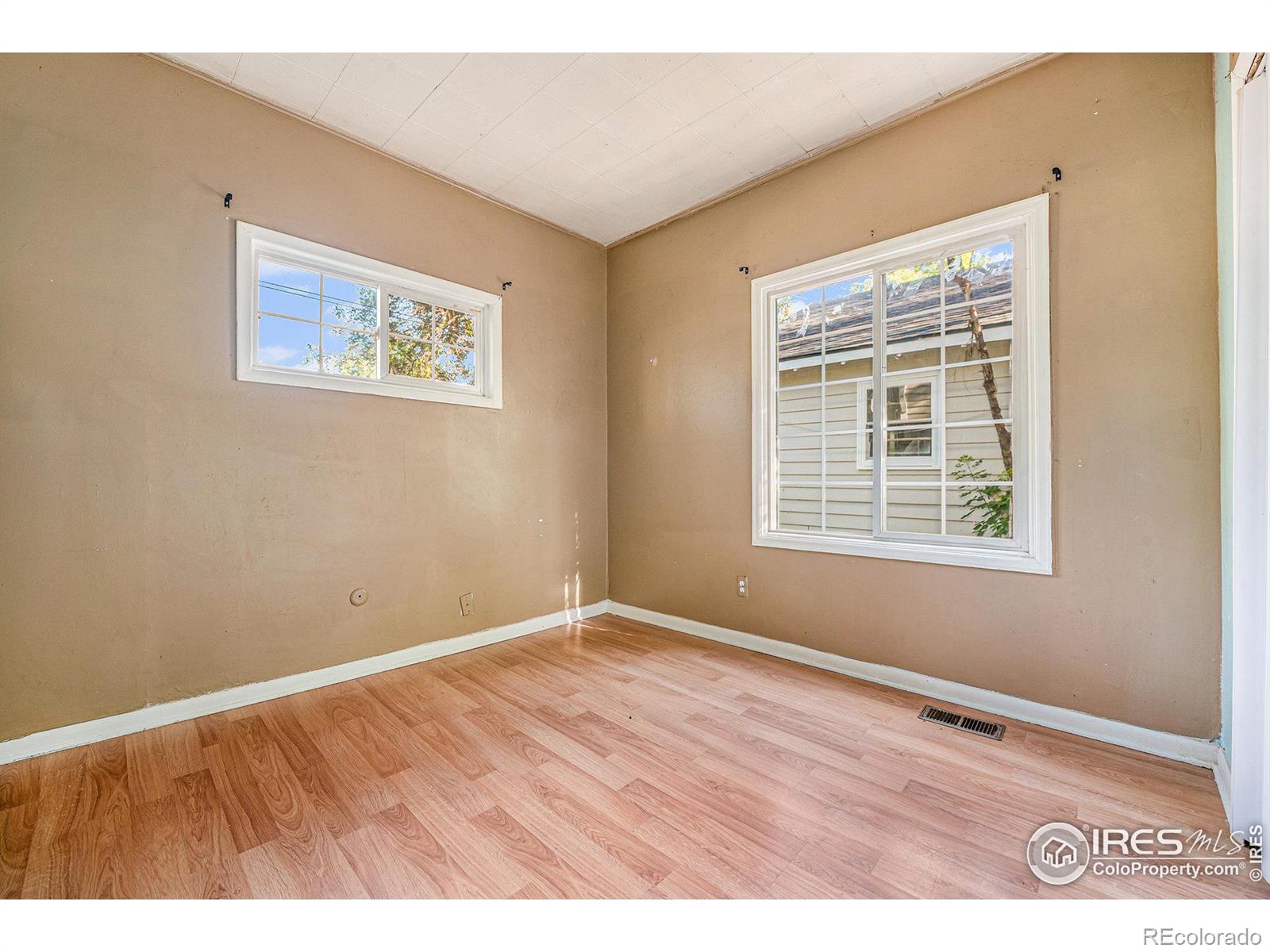 44-46 5th Avenue, Longmont, CO 80504, ,Income,For Sale,5th,RECIR1011513