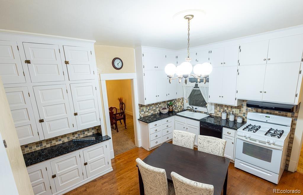 2011 Greenwood, Pueblo, CO 81003, 4 Bedrooms Bedrooms, ,3 BathroomsBathrooms,Residential,For Sale,Greenwood,REC2974017
