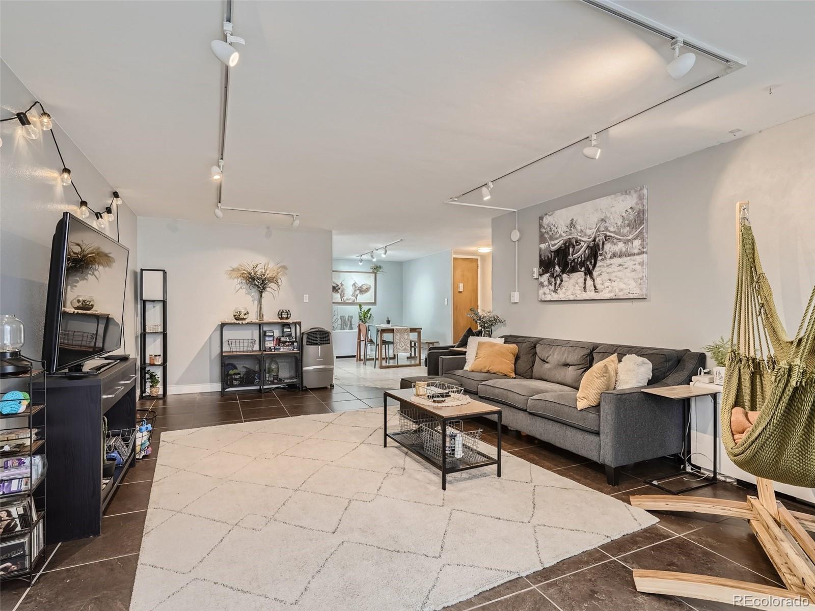 1155 Ash Street #202, Denver, CO 80220, 2 Bedrooms Bedrooms, ,2 BathroomsBathrooms,Residential,For Sale,Parkway Towers,Ash,REC6192627