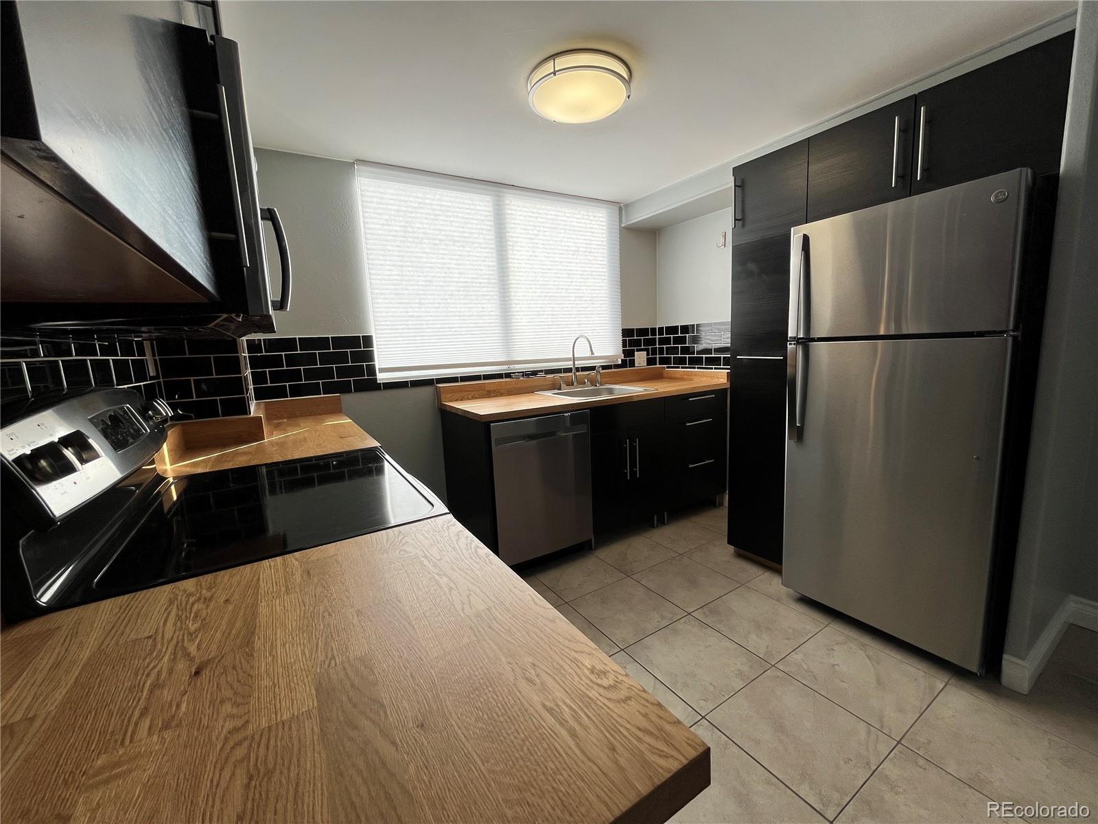 1155 Ash Street #202, Denver, CO 80220, 2 Bedrooms Bedrooms, ,2 BathroomsBathrooms,Residential,For Sale,Parkway Towers,Ash,REC6192627