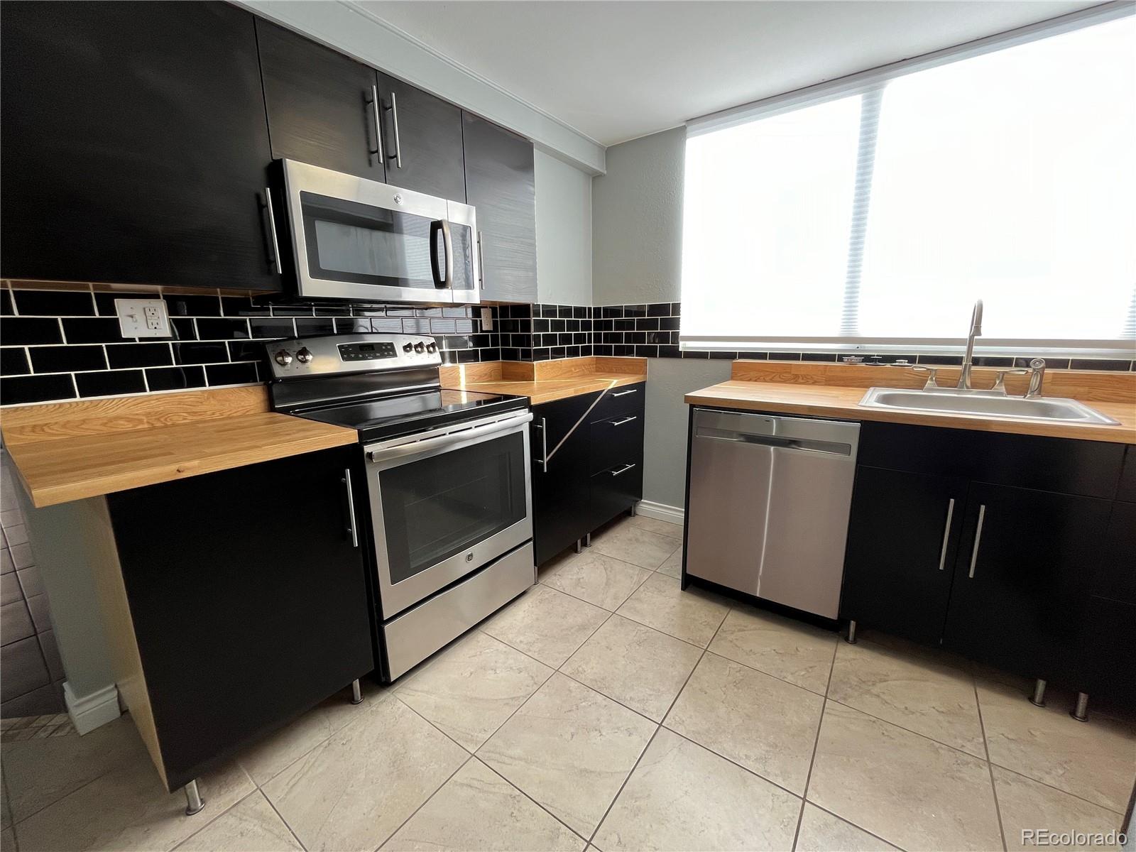 1155 Ash Street #202, Denver, CO 80220, 2 Bedrooms Bedrooms, ,2 BathroomsBathrooms,Residential,For Sale,Parkway Towers,Ash,REC6192627