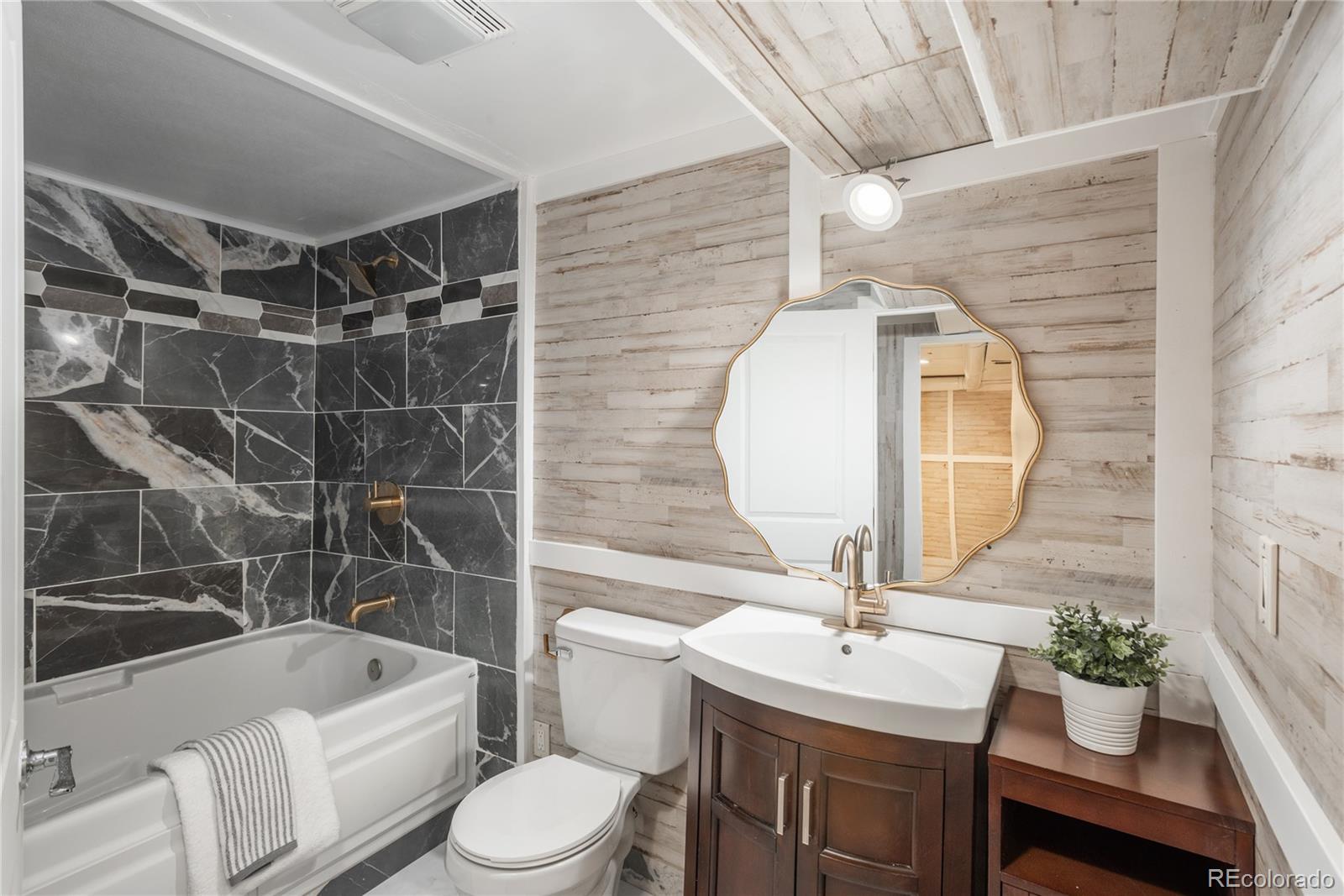 12048 Canal Drive, Aurora, CO 80011, 4 Bedrooms Bedrooms, ,3 BathroomsBathrooms,Residential,For Sale,Canal,REC1858366