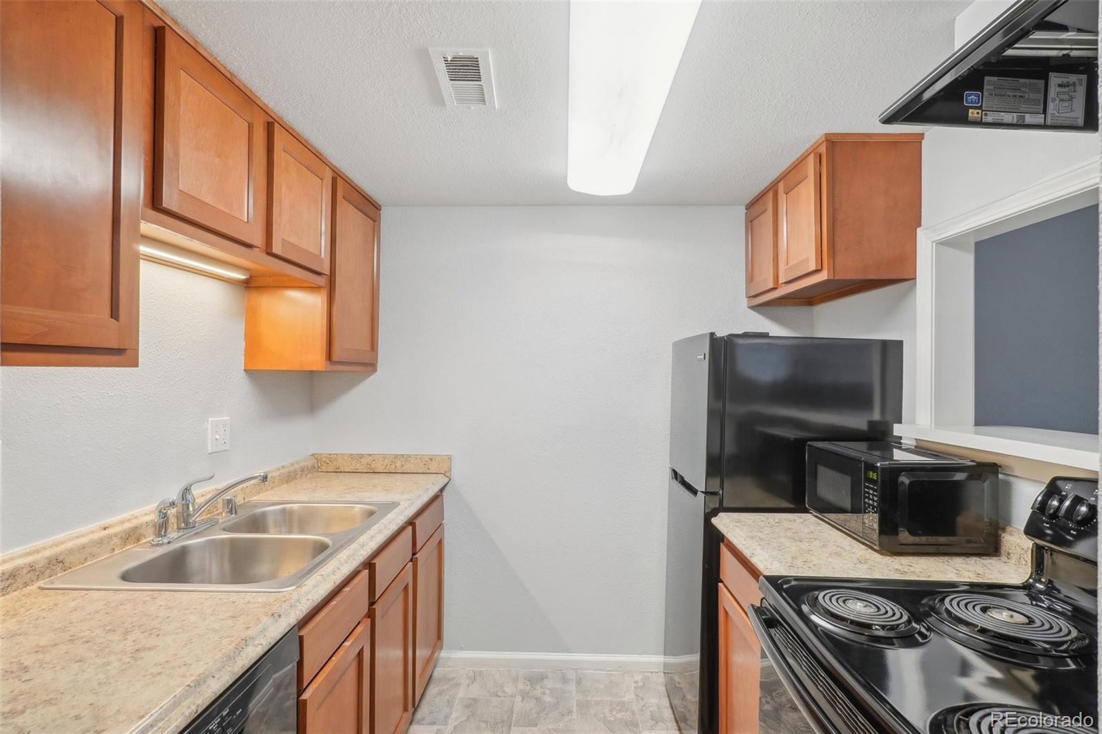 9220 Girard Avenue #2, Denver, CO 80231, 1 Bedroom Bedrooms, ,1 BathroomBathrooms,Residential,For Sale,Girard,REC3056888