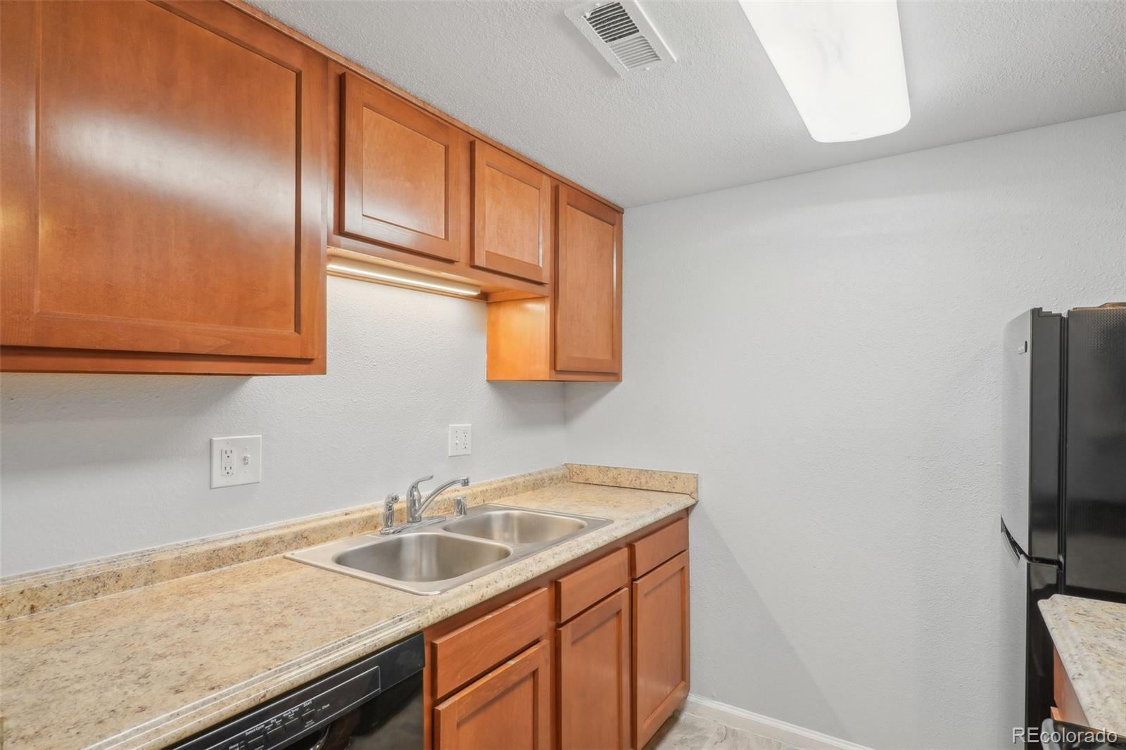9220 Girard Avenue #2, Denver, CO 80231, 1 Bedroom Bedrooms, ,1 BathroomBathrooms,Residential,For Sale,Girard,REC3056888