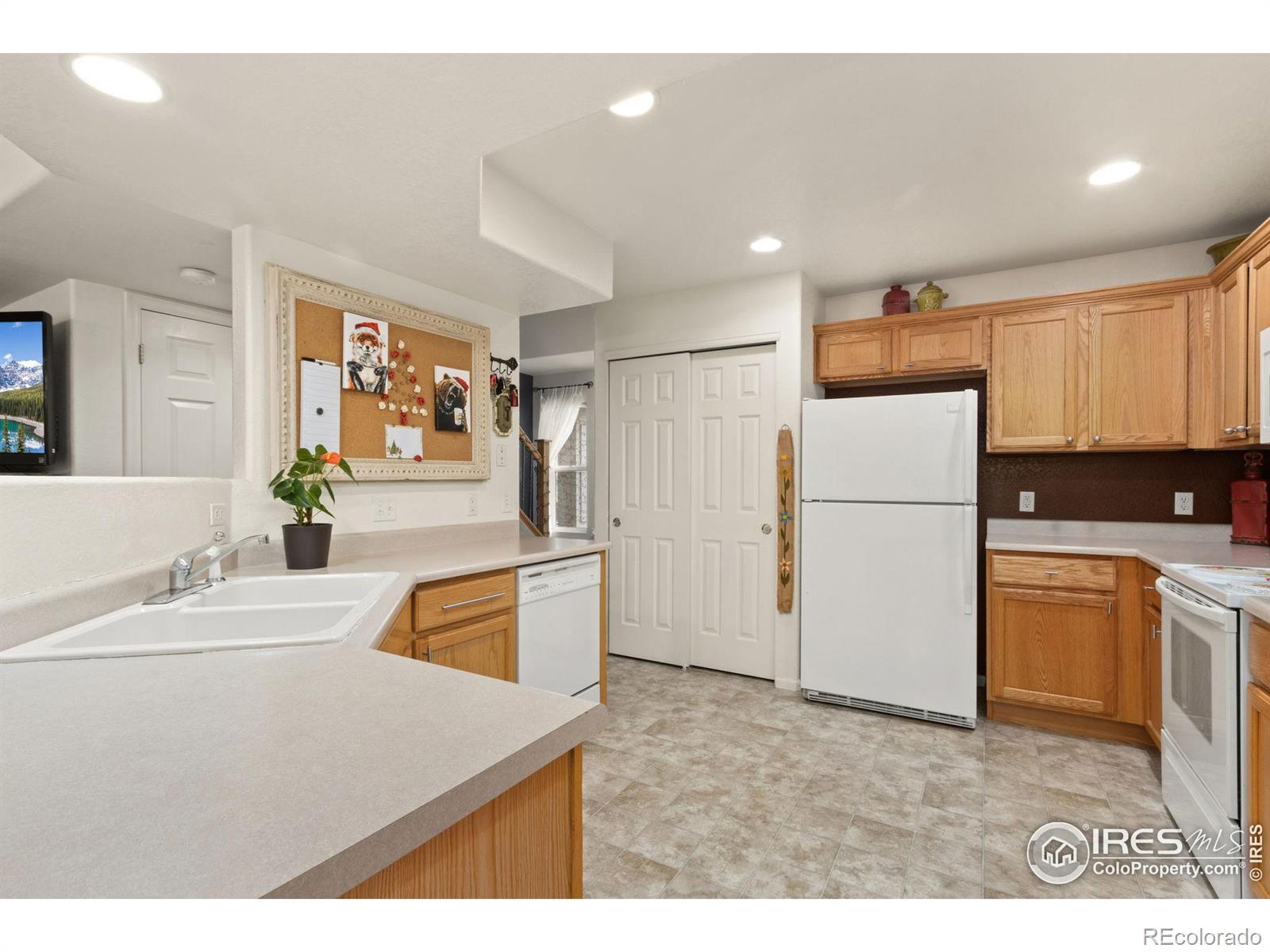6715 Autumn Ridge Drive #4, Fort Collins, CO 80525, 3 Bedrooms Bedrooms, ,3 BathroomsBathrooms,Residential,For Sale,Autumn Ridge,RECIR1023566
