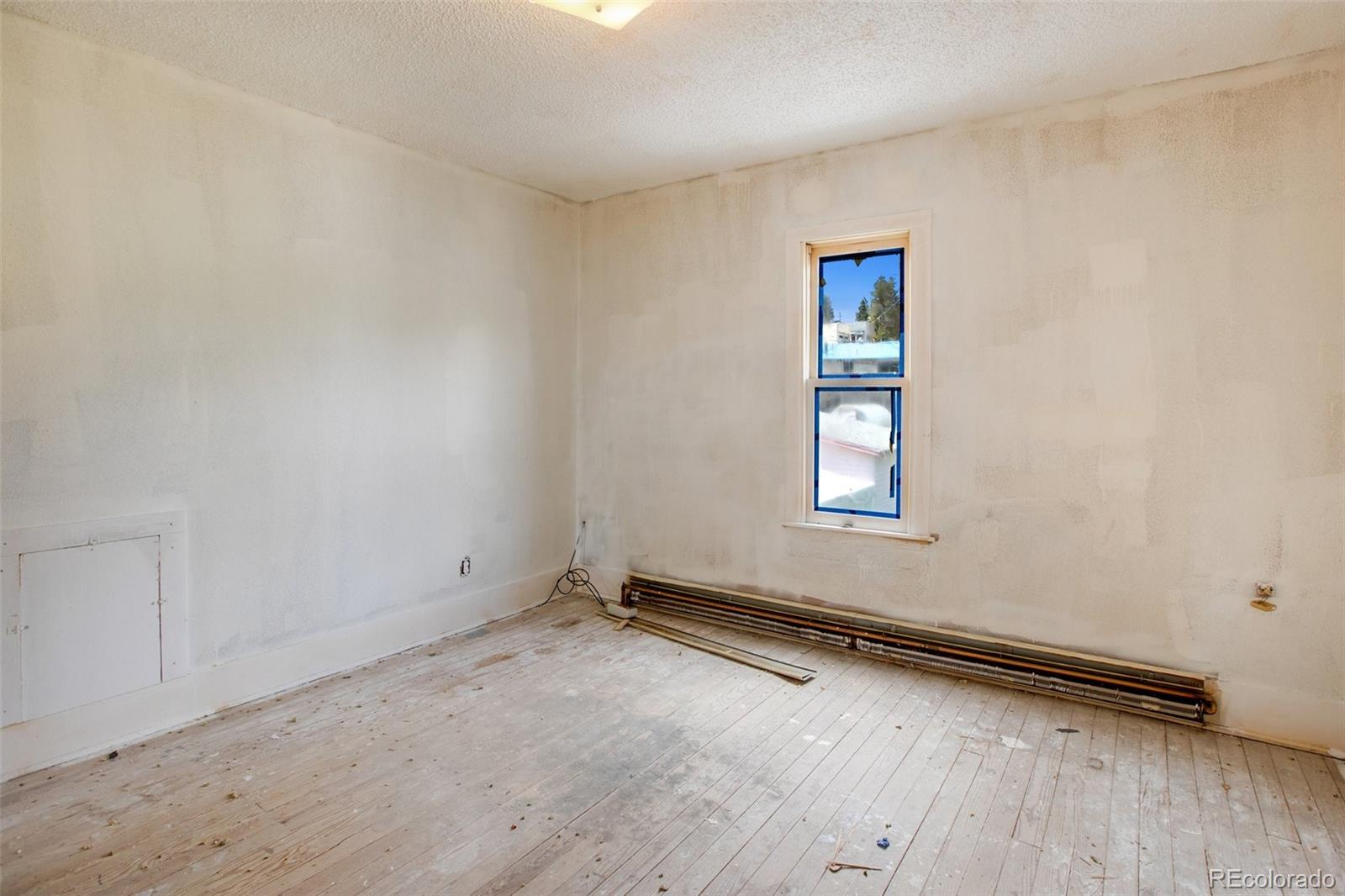 119 E Eaton Avenue, Cripple Creek, CO 80813, 4 Bedrooms Bedrooms, ,2 BathroomsBathrooms,Residential,For Sale,Eaton,REC4348406