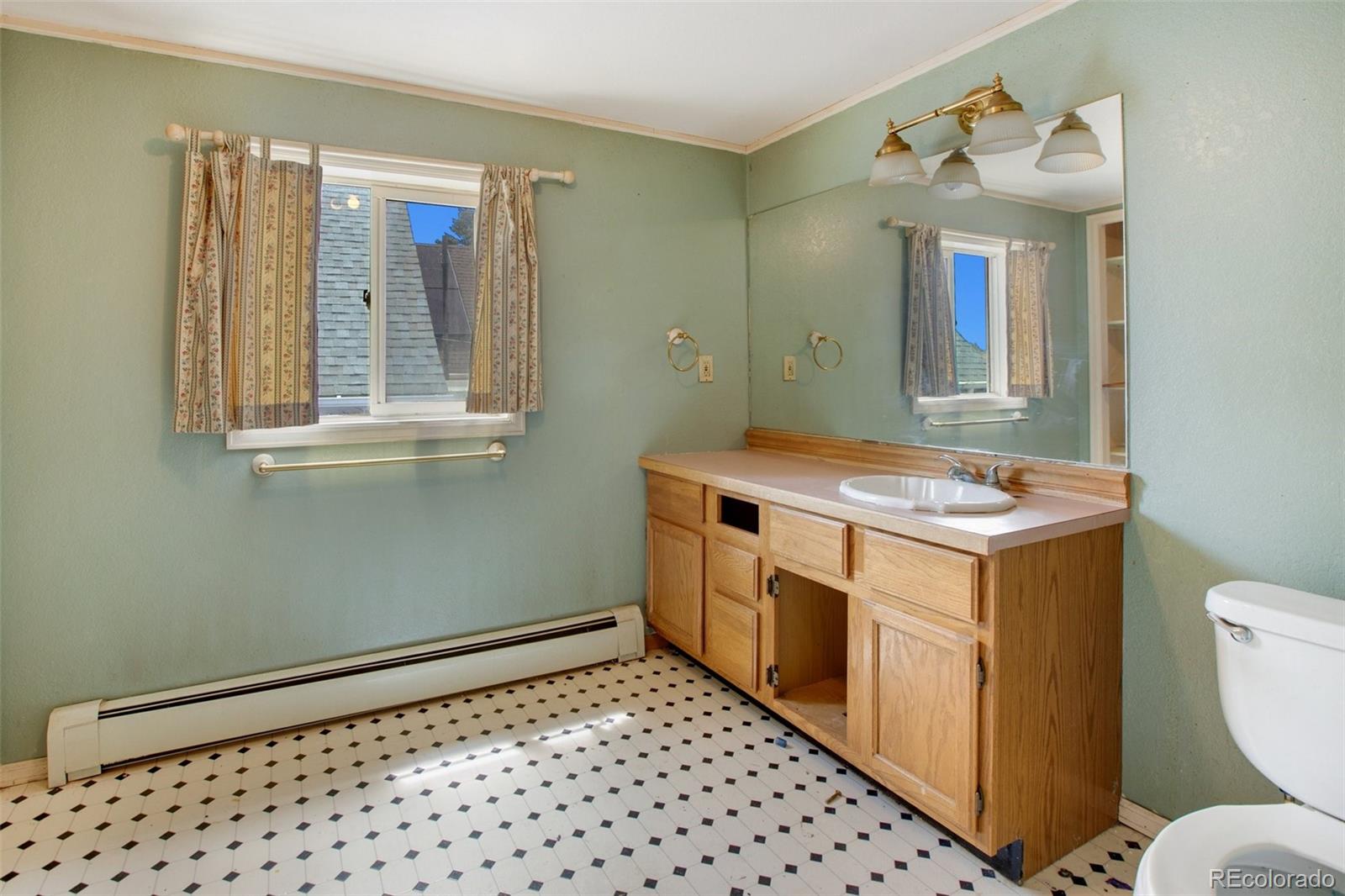 119 E Eaton Avenue, Cripple Creek, CO 80813, 4 Bedrooms Bedrooms, ,2 BathroomsBathrooms,Residential,For Sale,Eaton,REC4348406
