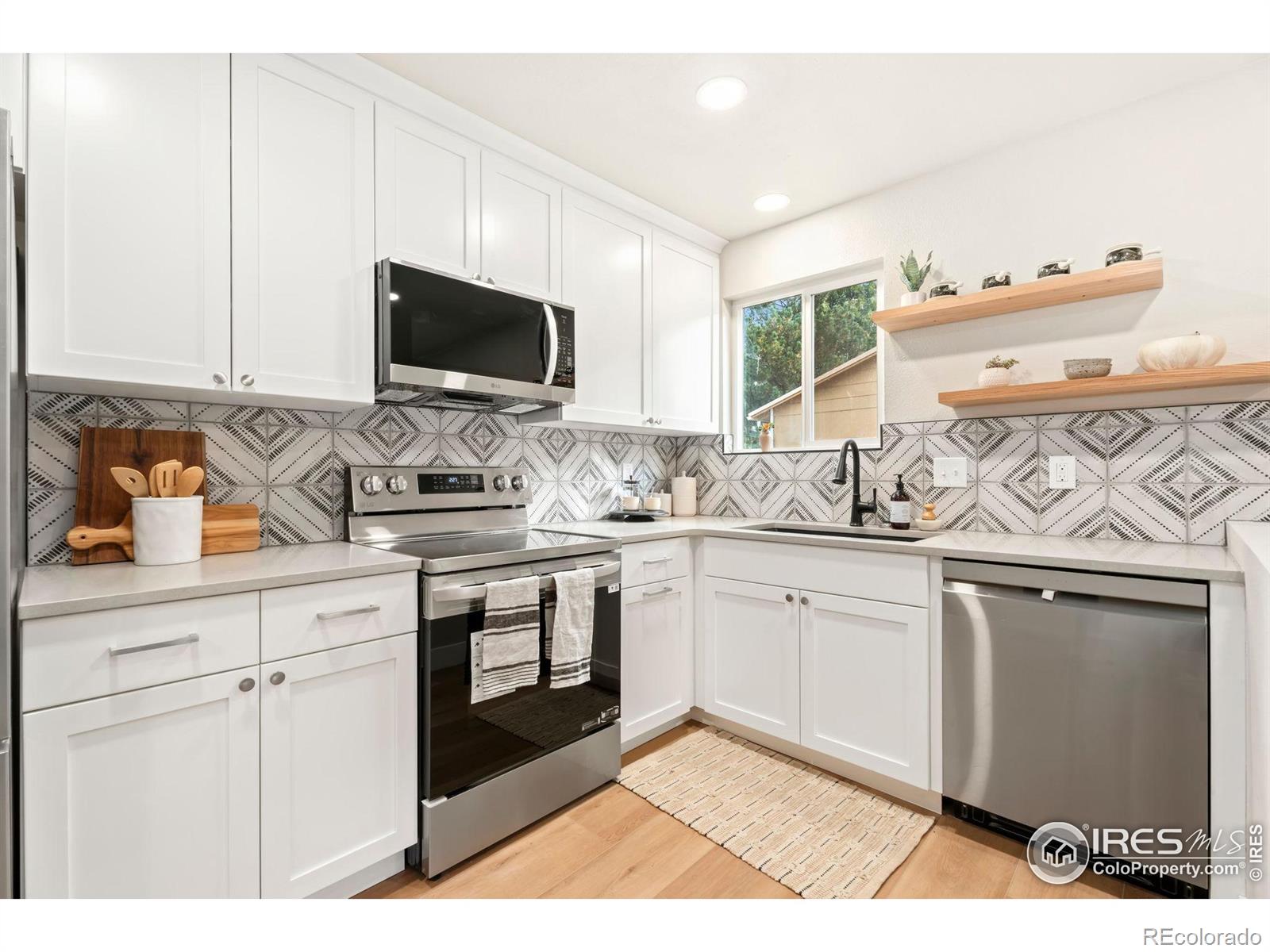 825 Redwood Court, Bellvue, CO 80512, 3 Bedrooms Bedrooms, ,3 BathroomsBathrooms,Residential,For Sale,Redwood,RECIR1023674