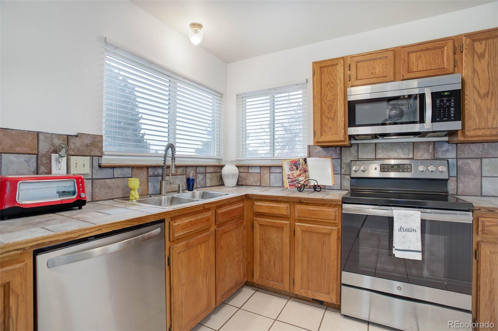10279 Fair Avenue #E, Littleton, CO 80127, 2 Bedrooms Bedrooms, ,2 BathroomsBathrooms,Residential,For Sale,Fair,REC9528223