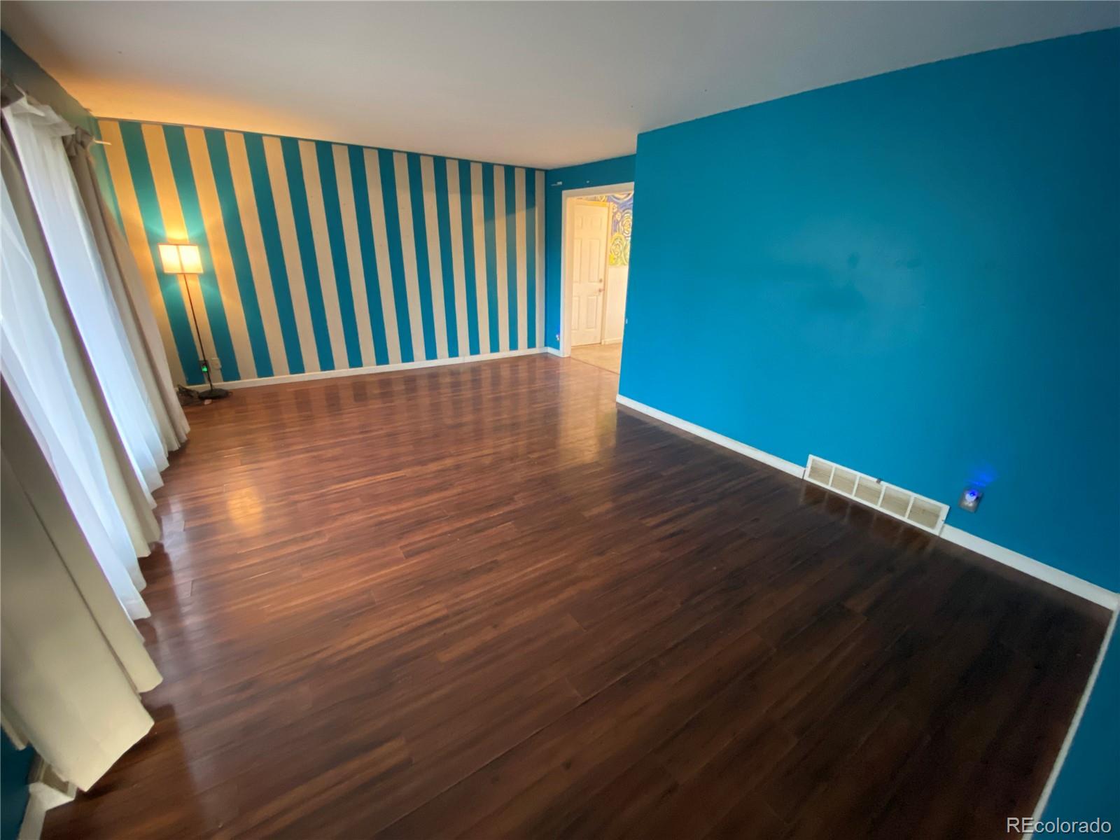 190 Hemlock Street, Broomfield, CO 80020, 4 Bedrooms Bedrooms, ,2 BathroomsBathrooms,Residential,For Sale,Hemlock,REC2796305