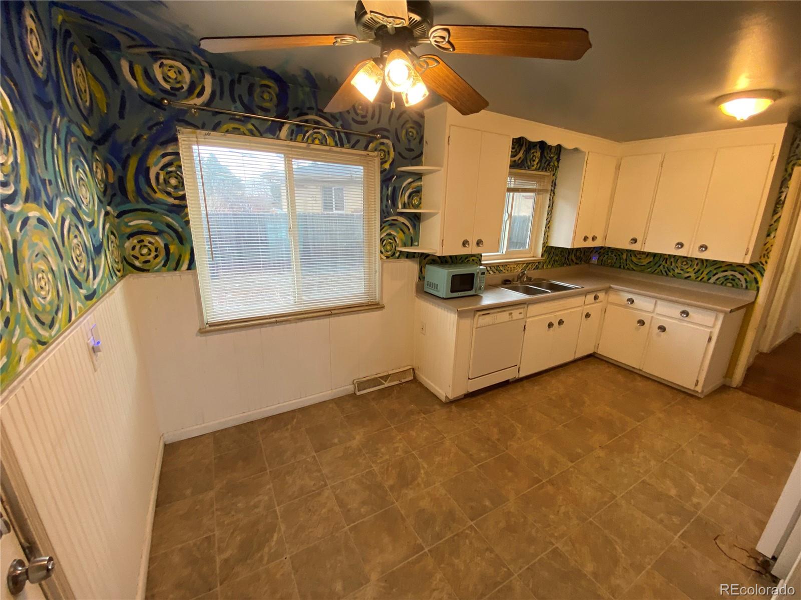 190 Hemlock Street, Broomfield, CO 80020, 4 Bedrooms Bedrooms, ,2 BathroomsBathrooms,Residential,For Sale,Hemlock,REC2796305