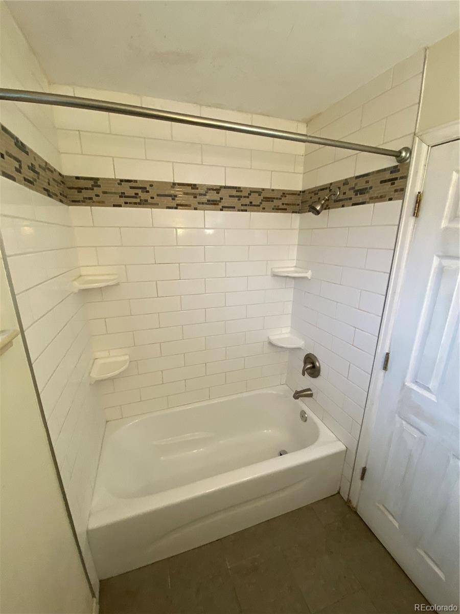 190 Hemlock Street, Broomfield, CO 80020, 4 Bedrooms Bedrooms, ,2 BathroomsBathrooms,Residential,For Sale,Hemlock,REC2796305
