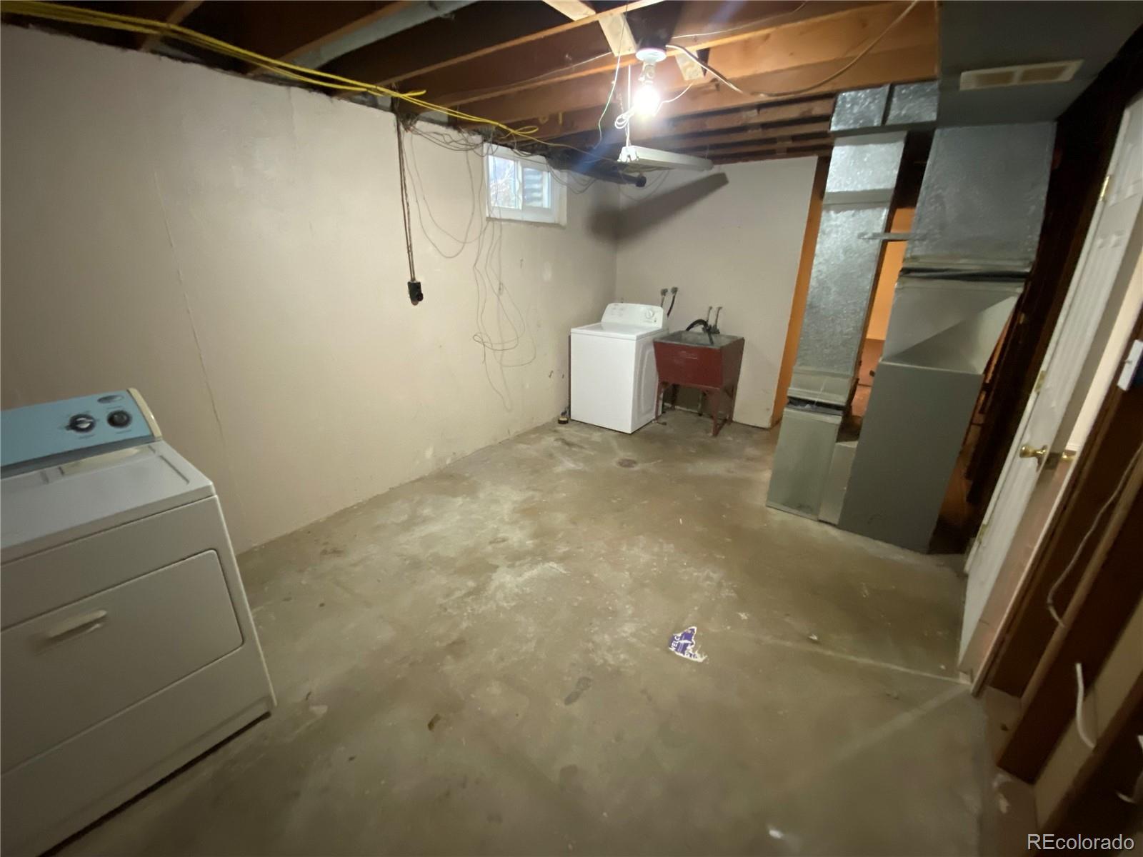 190 Hemlock Street, Broomfield, CO 80020, 4 Bedrooms Bedrooms, ,2 BathroomsBathrooms,Residential,For Sale,Hemlock,REC2796305