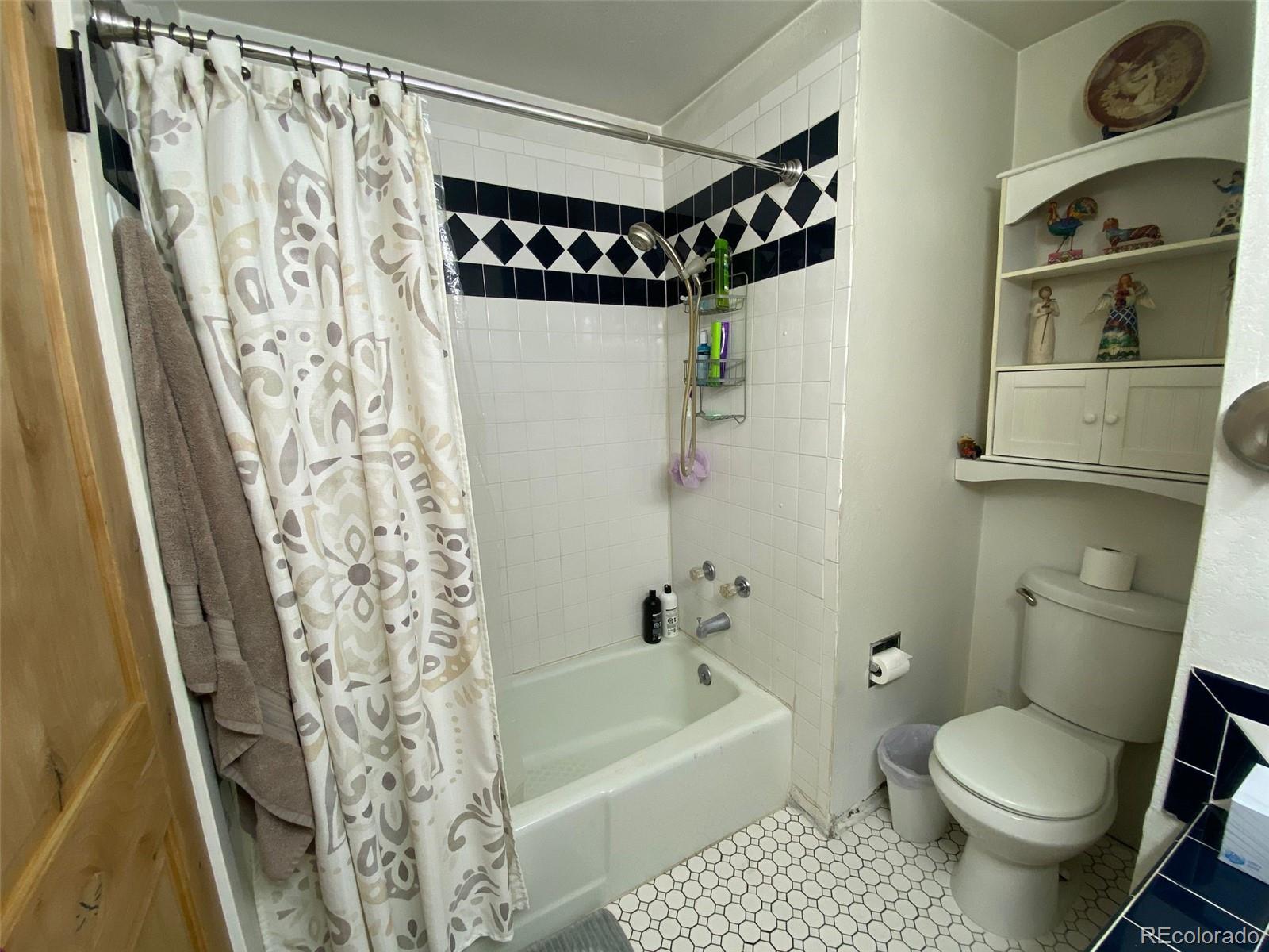 670 Village Drive, Rifle, CO 81650, 3 Bedrooms Bedrooms, ,2 BathroomsBathrooms,Residential,For Sale,Village,REC9309521