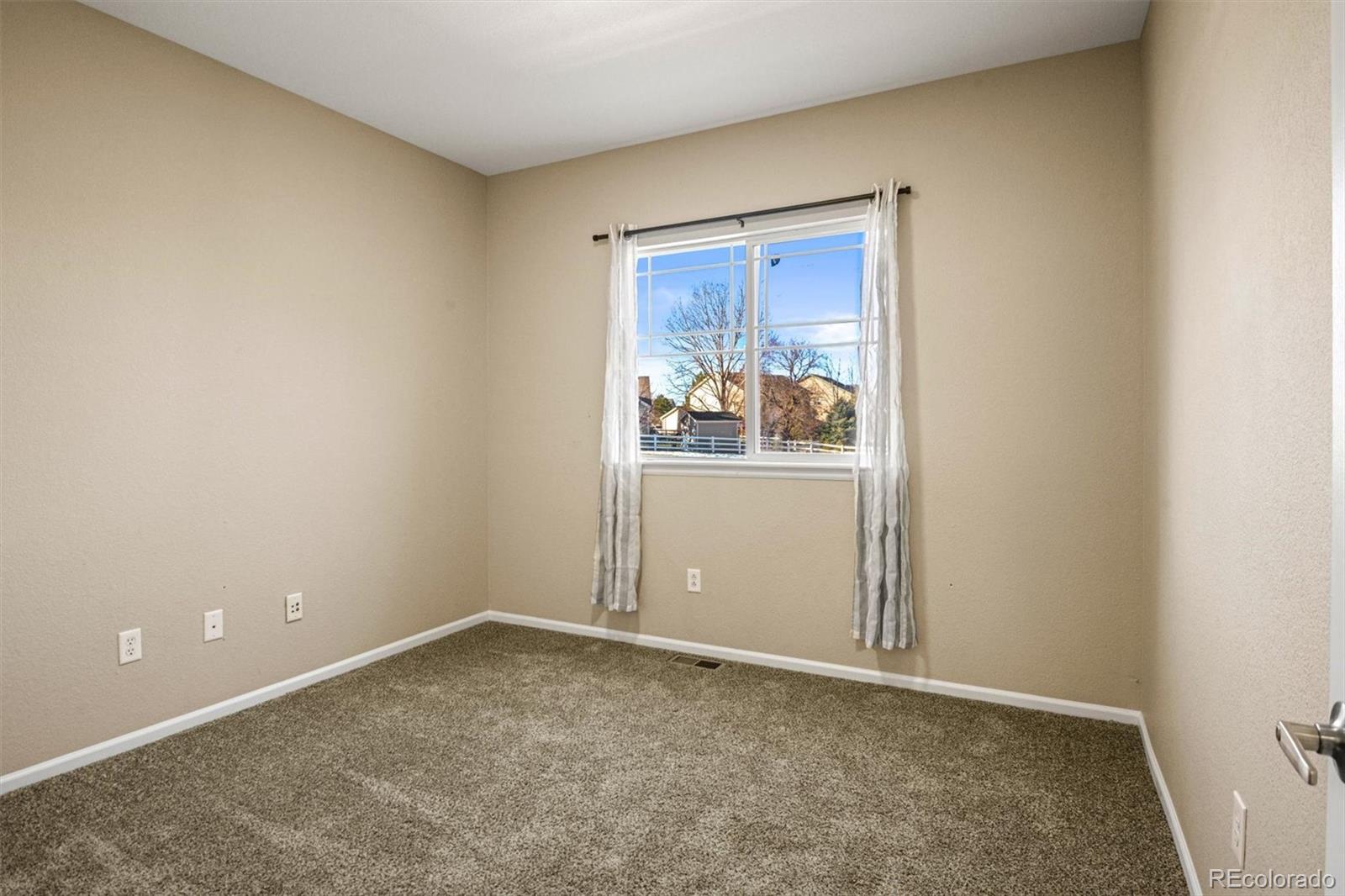 24676 Florida Avenue, Aurora, CO 80018, 4 Bedrooms Bedrooms, ,3 BathroomsBathrooms,Residential,For Sale,Florida,REC5393396