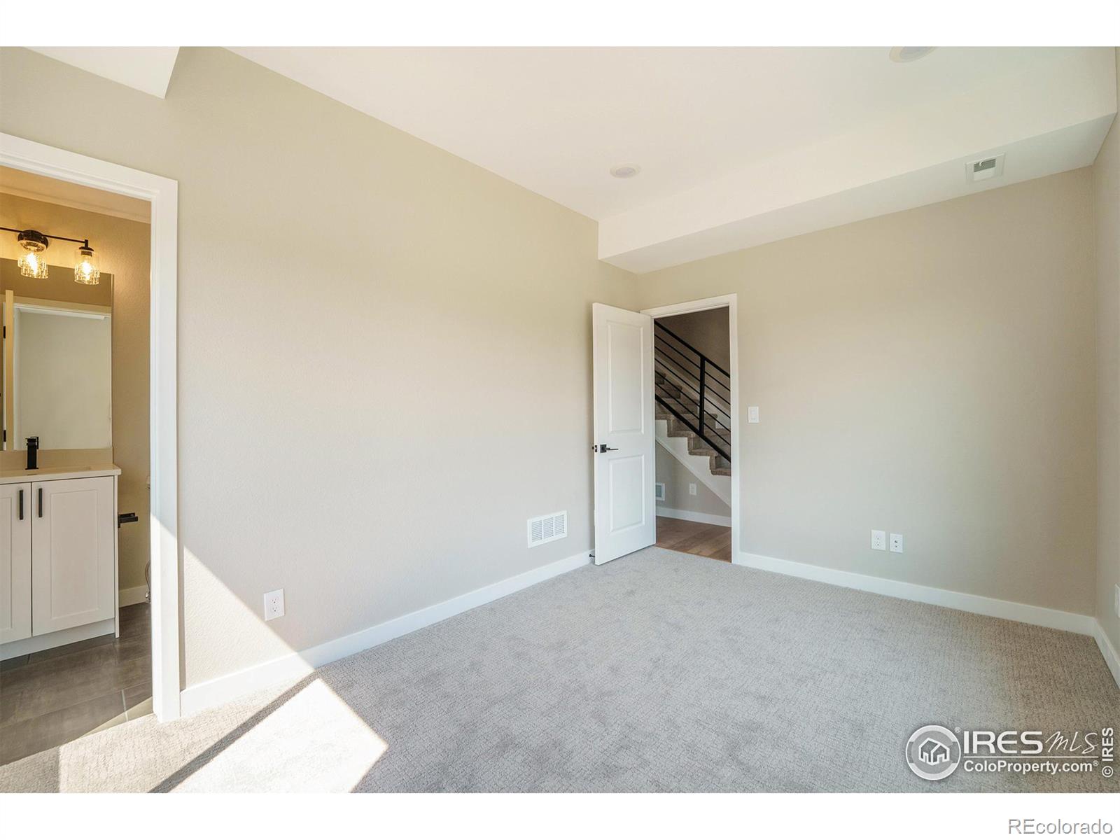 8500 W 62nd Avenue #H, Arvada, CO 80004, 2 Bedrooms Bedrooms, ,4 BathroomsBathrooms,Residential,For Sale,62nd,RECIR1023675