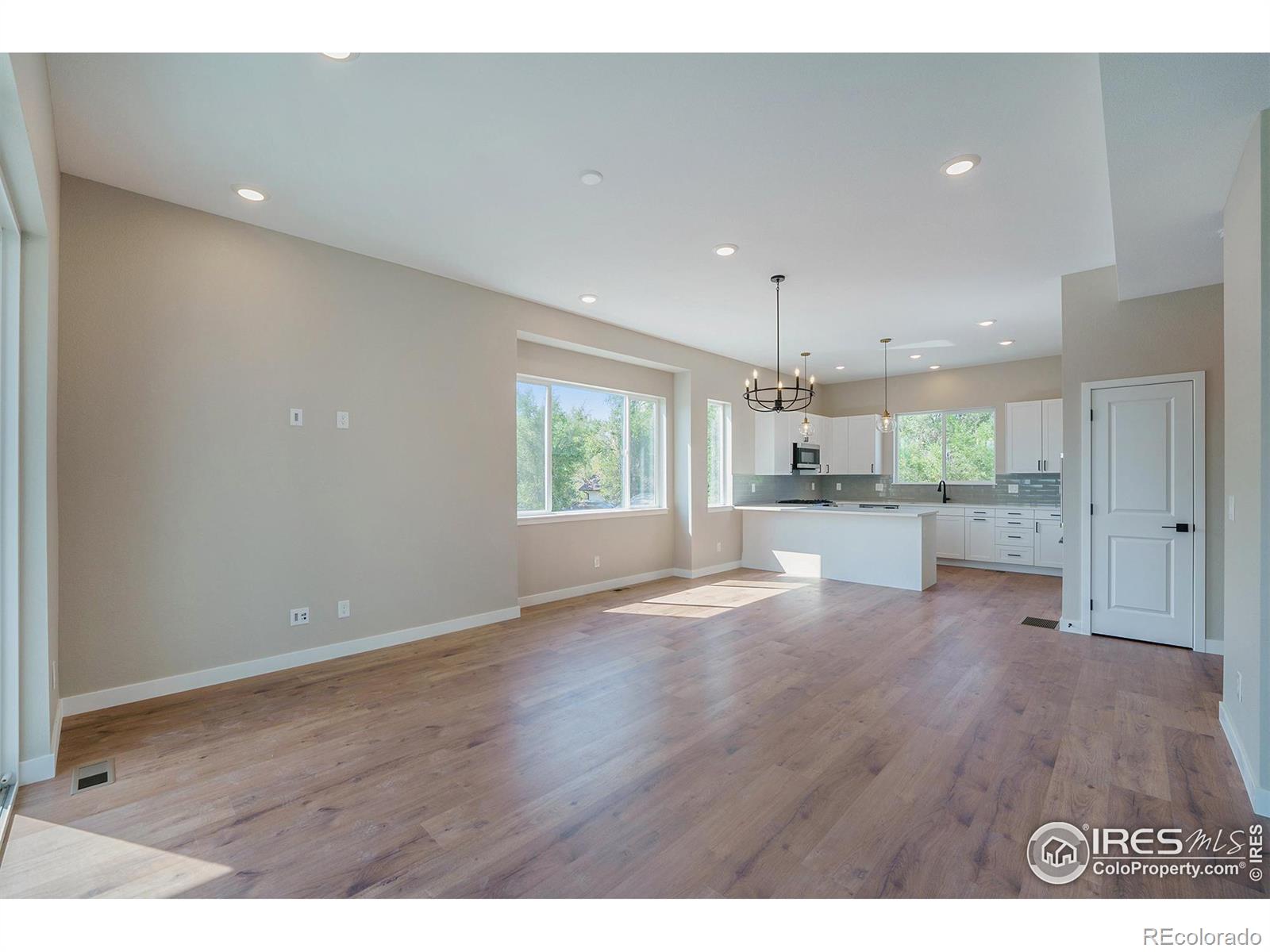 8500 W 62nd Avenue #H, Arvada, CO 80004, 2 Bedrooms Bedrooms, ,4 BathroomsBathrooms,Residential,For Sale,62nd,RECIR1023675