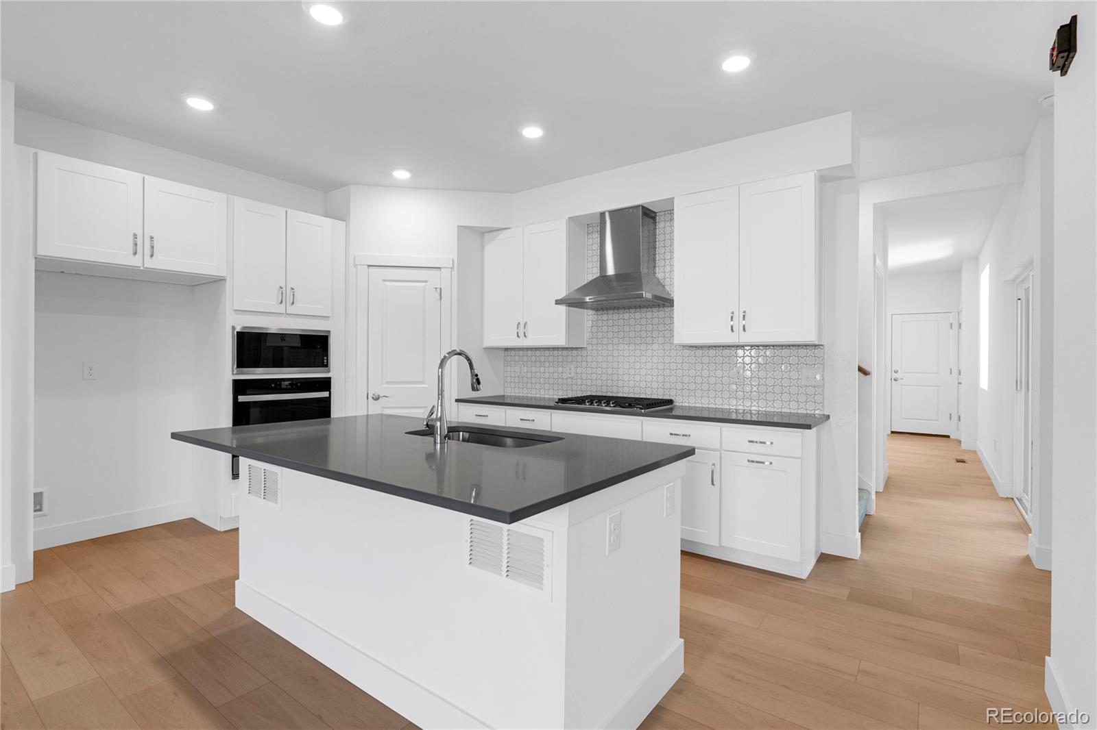 14289 Currant Street, Broomfield, CO 80020, 3 Bedrooms Bedrooms, ,3 BathroomsBathrooms,Residential,For Sale,Currant,REC3496995