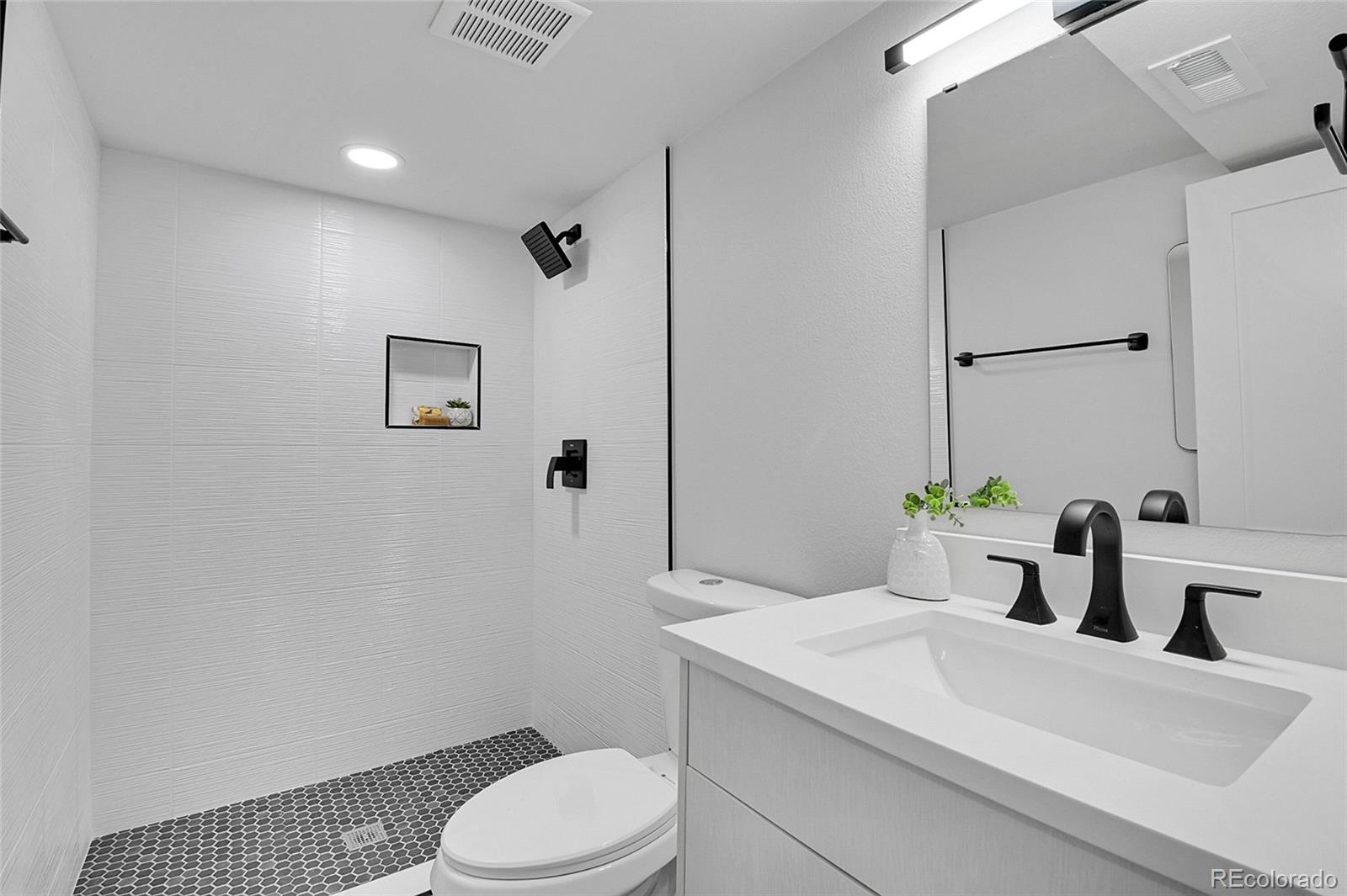 2650 Lafayette Street, Denver, CO 80210, 4 Bedrooms Bedrooms, ,2 BathroomsBathrooms,Residential,For Sale,Lafayette,REC4940778