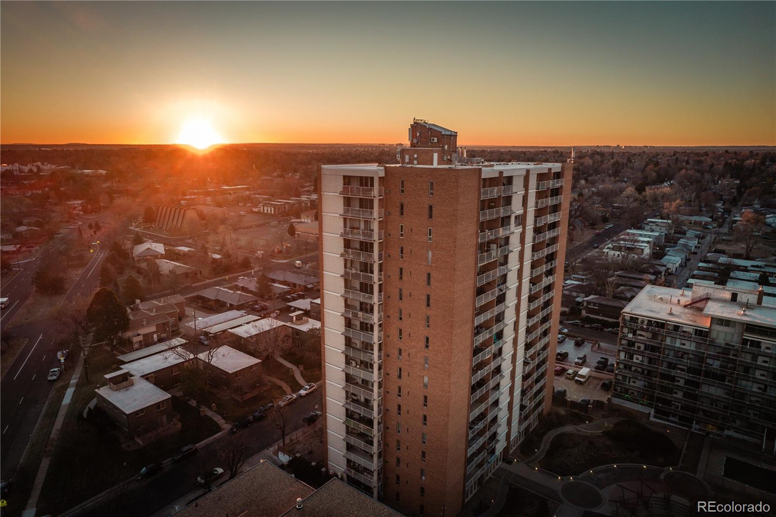 955 Eudora Street #1008, Denver, CO 80220, 2 Bedrooms Bedrooms, ,2 BathroomsBathrooms,Residential,For Sale,Park Mayfair Condos,Eudora,REC7123893